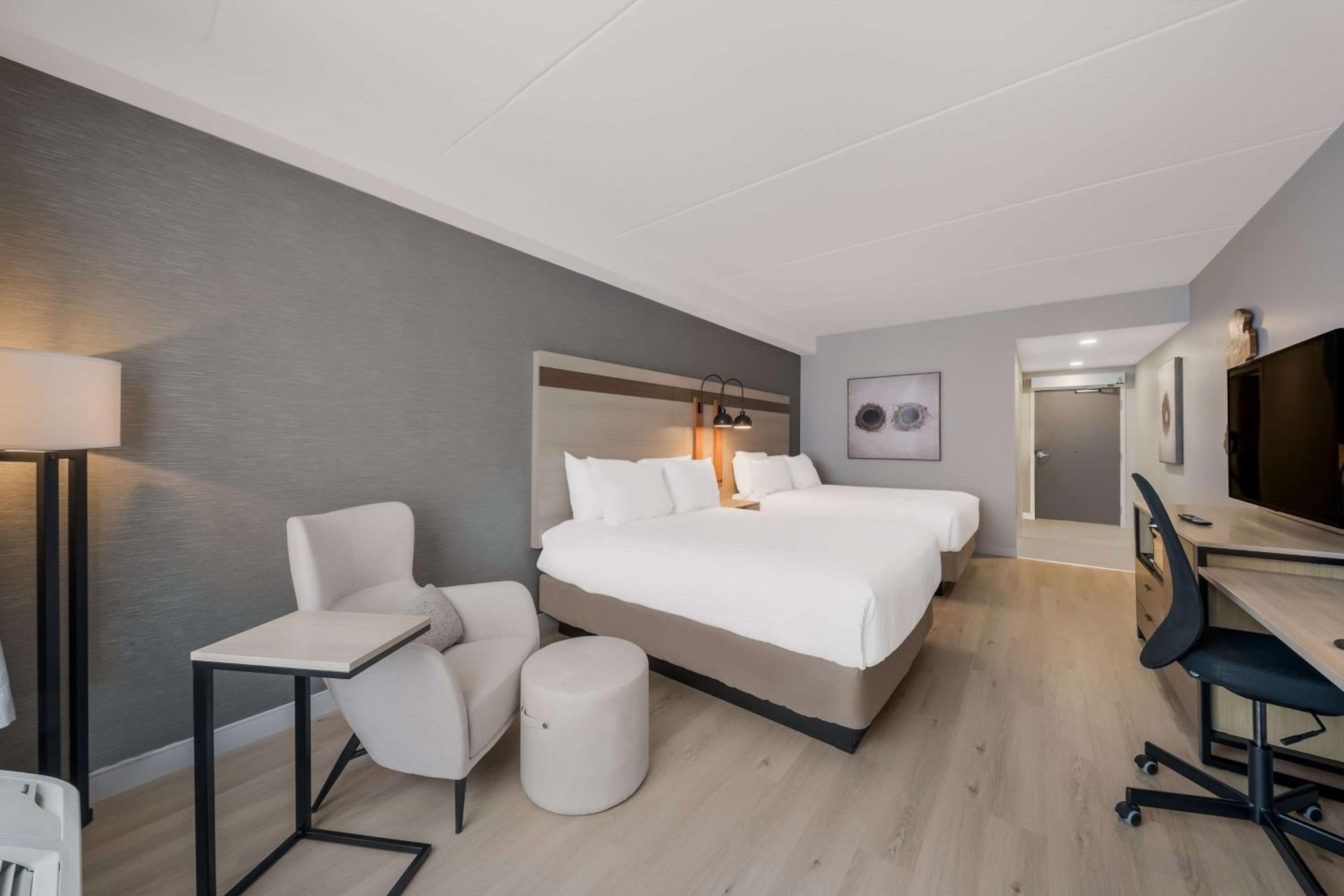 Queen Room with Two Queen Beds - Disability Access - Photo 2