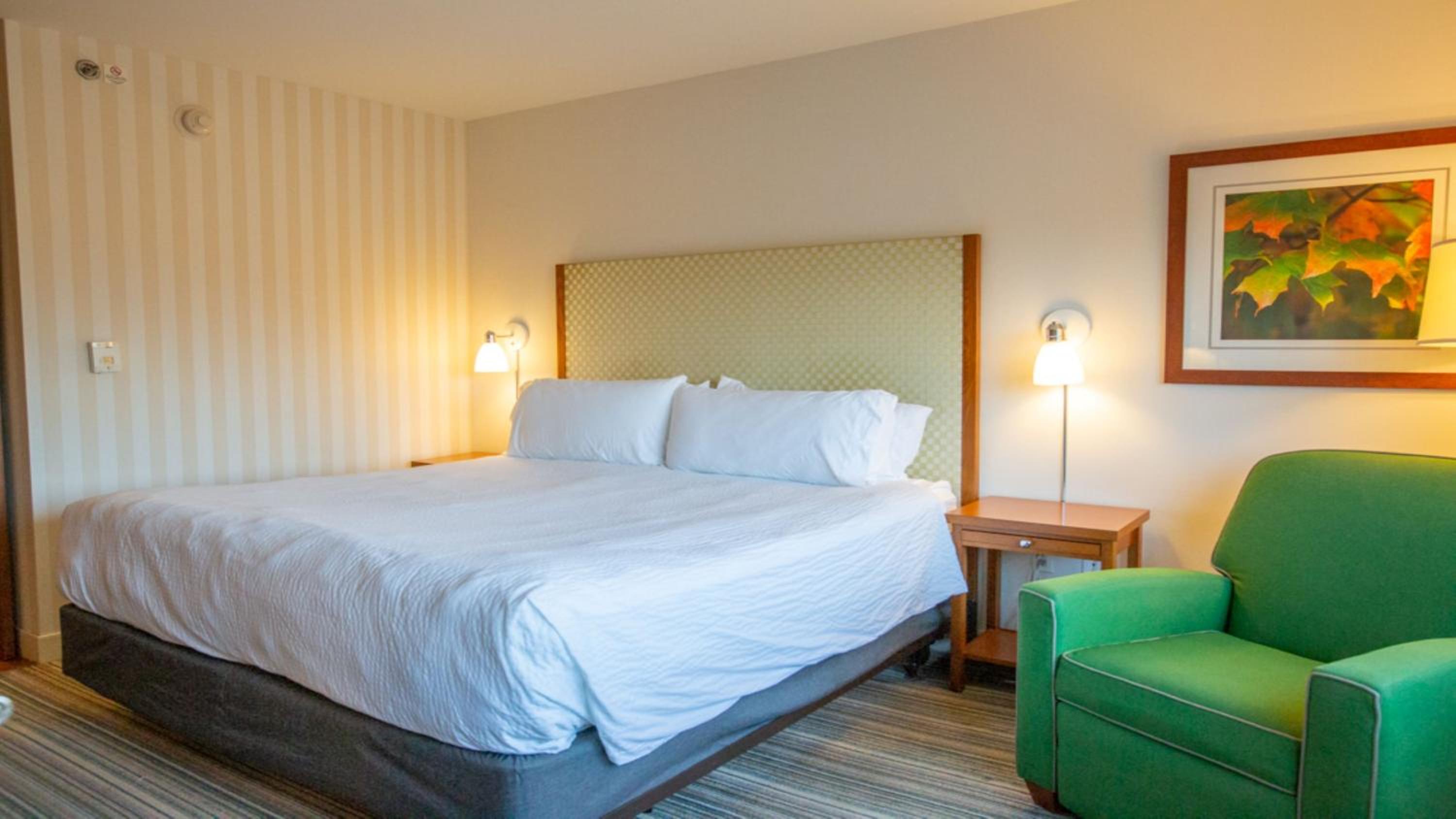 Standard King Room - Photo 4