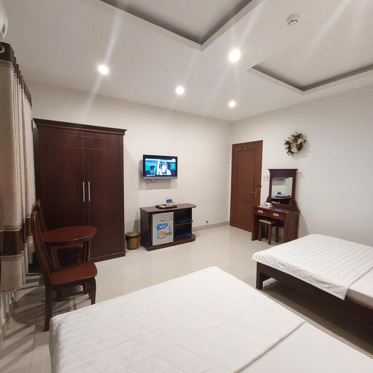 Quadruple Room with Private Bathroom