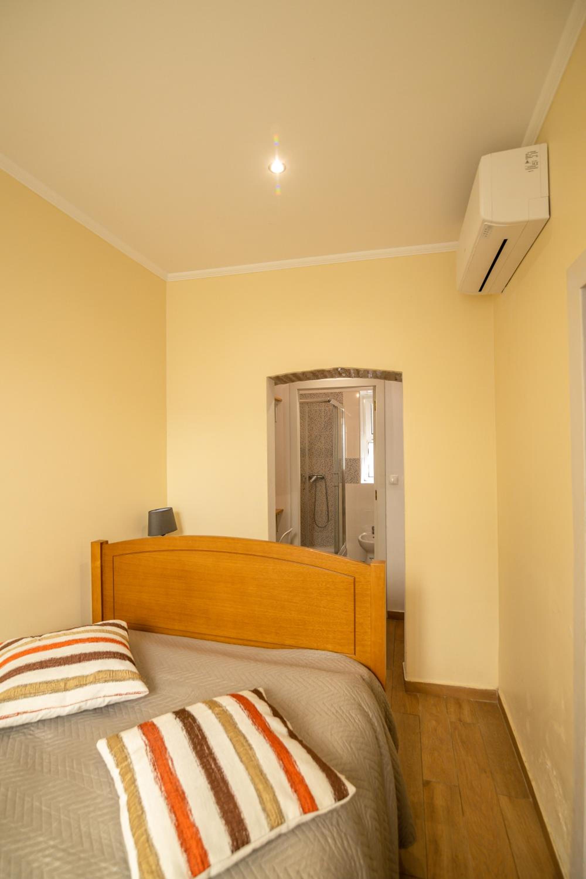 Double Room with Private Bathroom photo 2