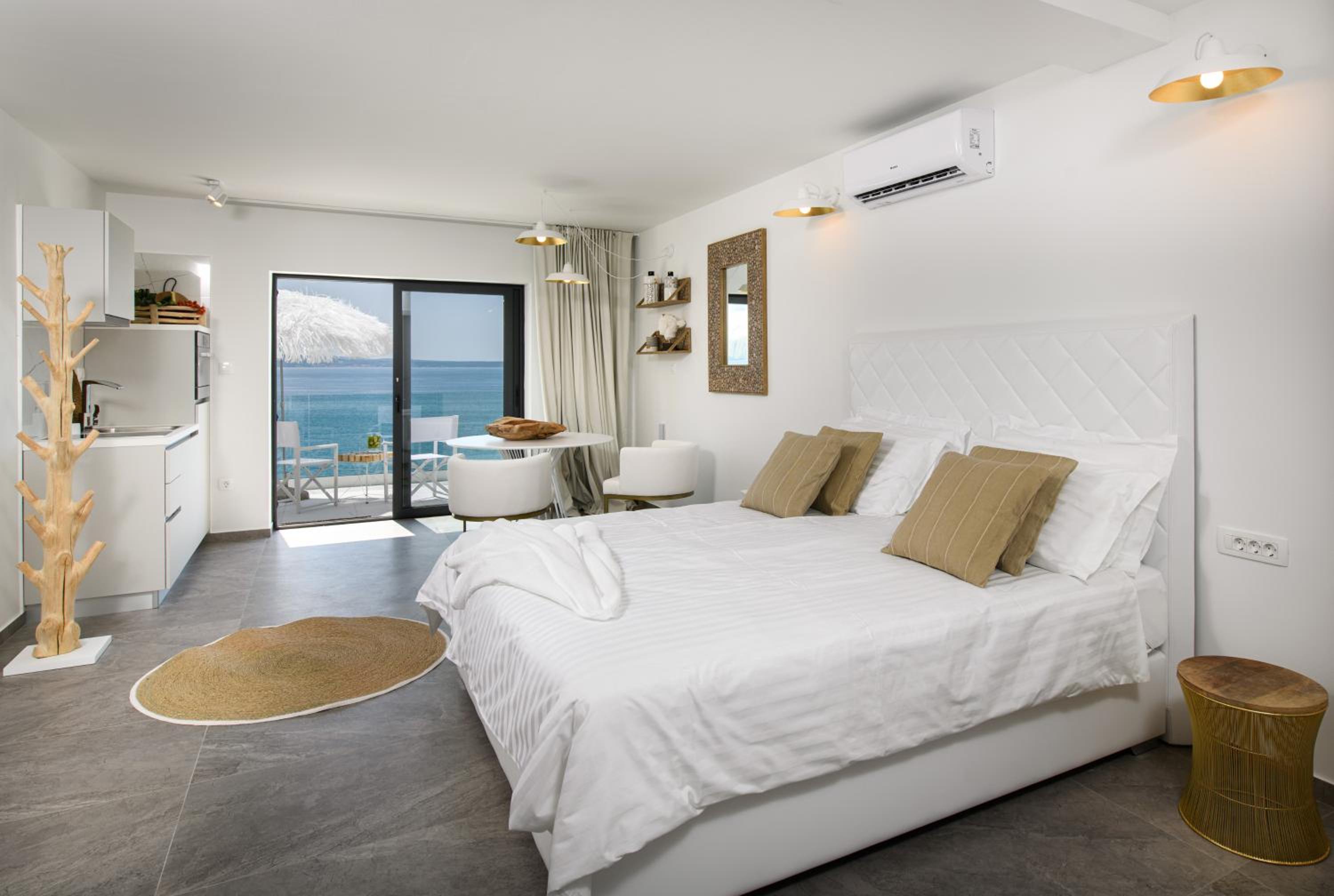De Luxe Doppelzimmer mit Balkon und Meerblick