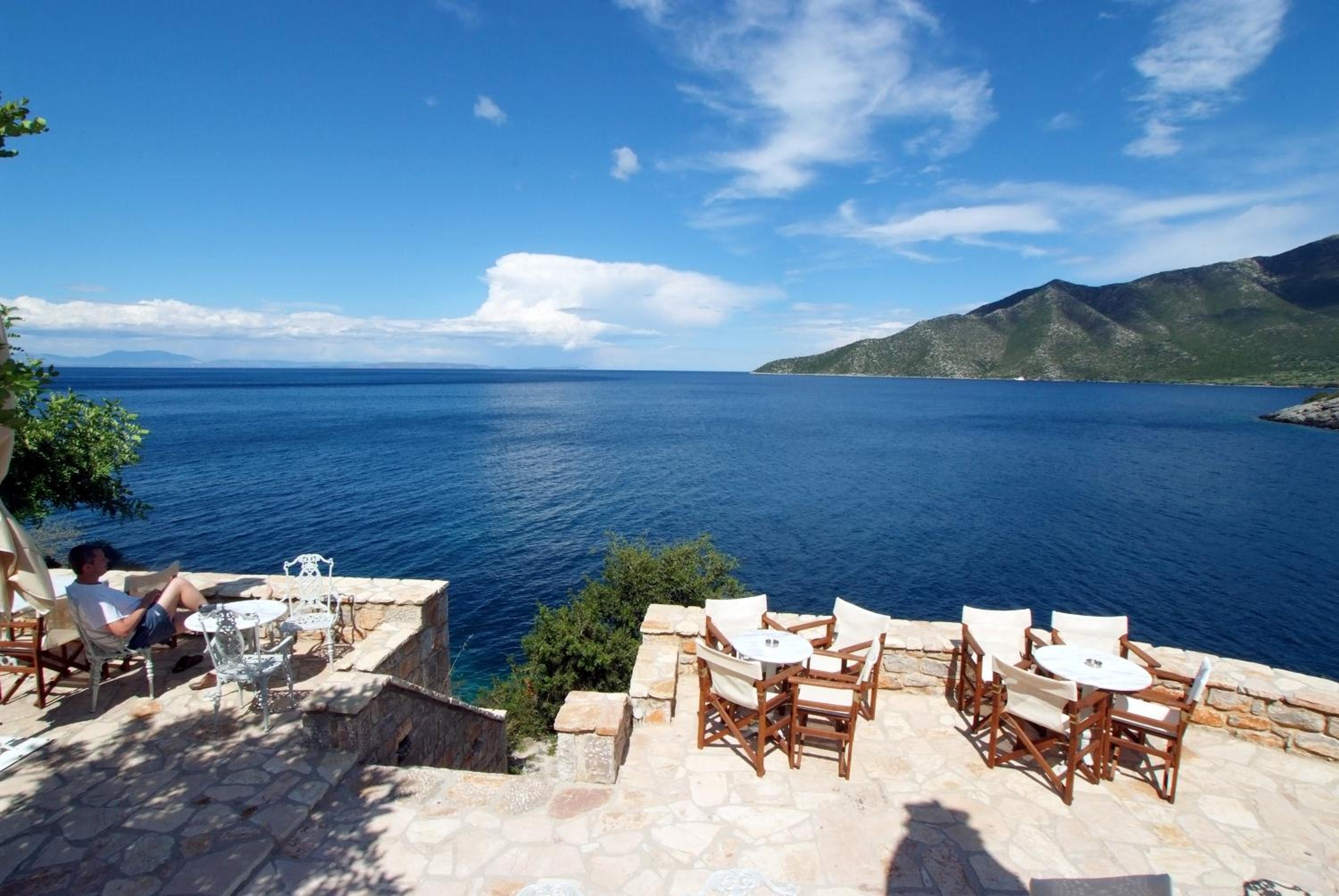 Deluxe Triple Room with Sea View photo 3