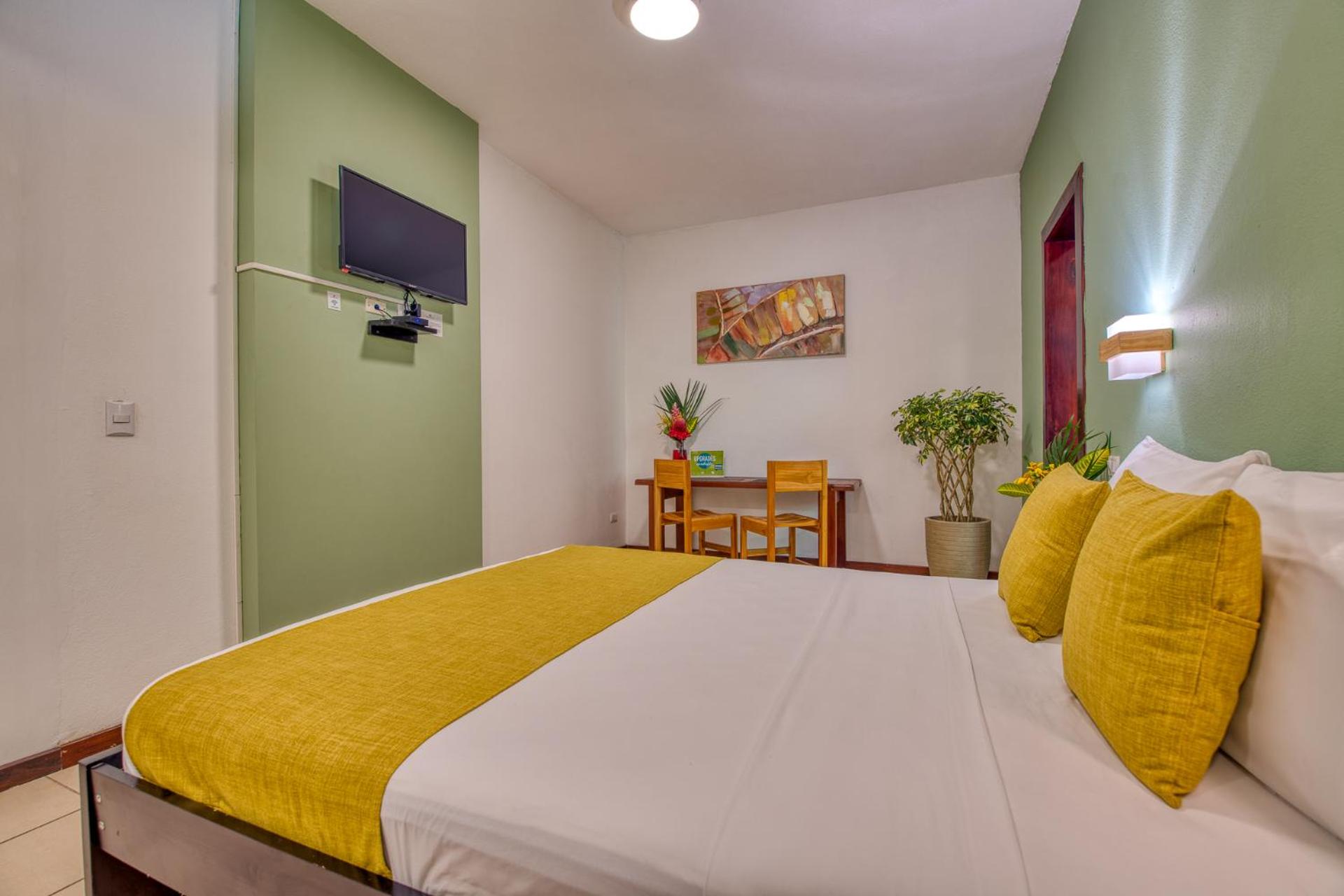 Standard Double or Twin Room - Photo 21
