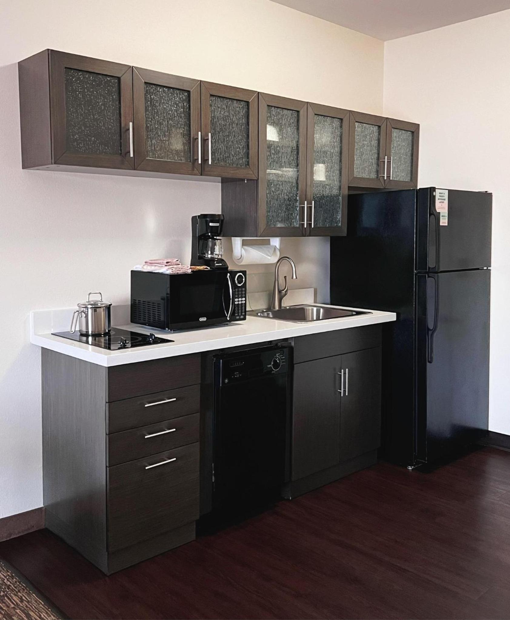 Studio Suite - Photo 3