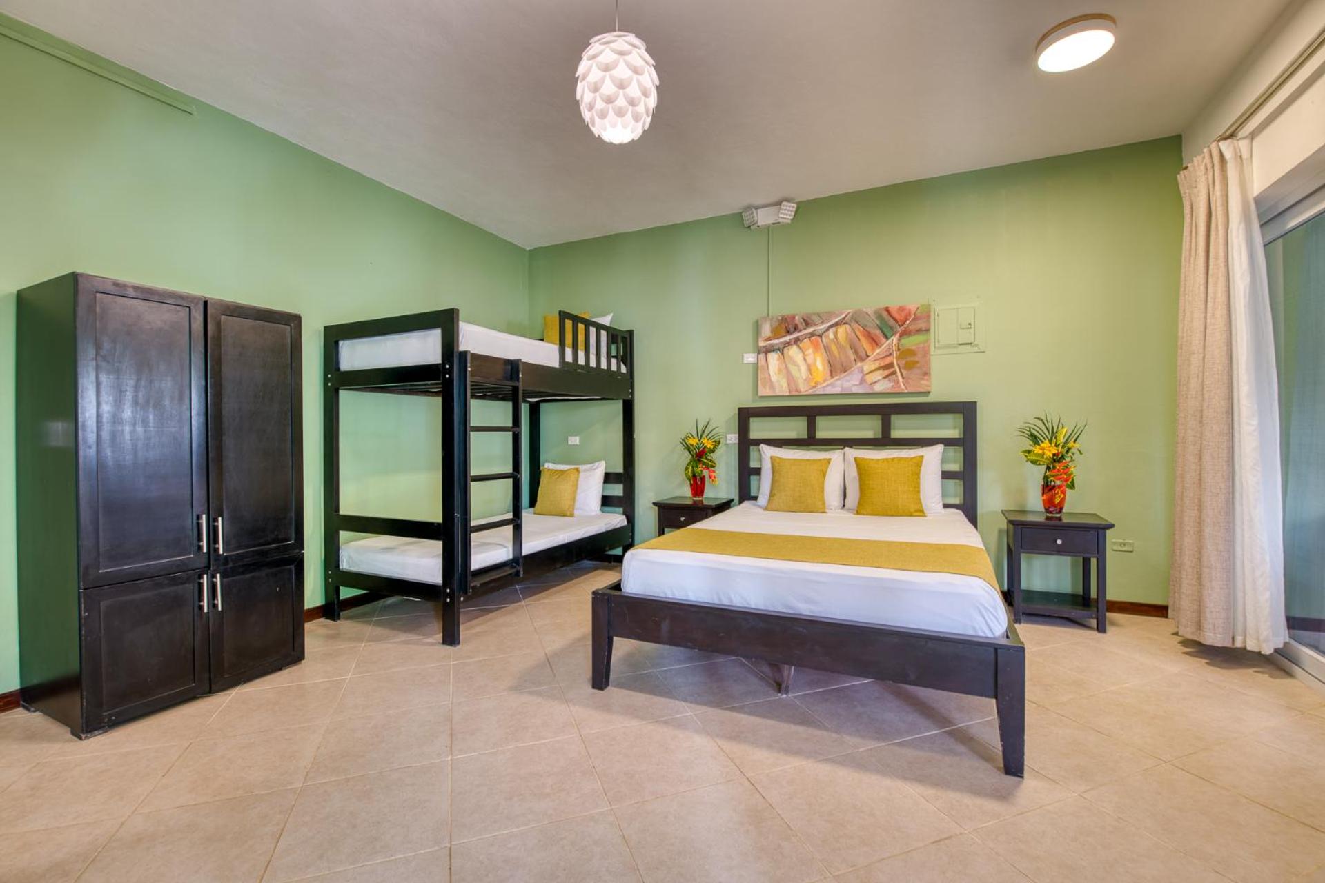 Deluxe Family Room - Photo 1