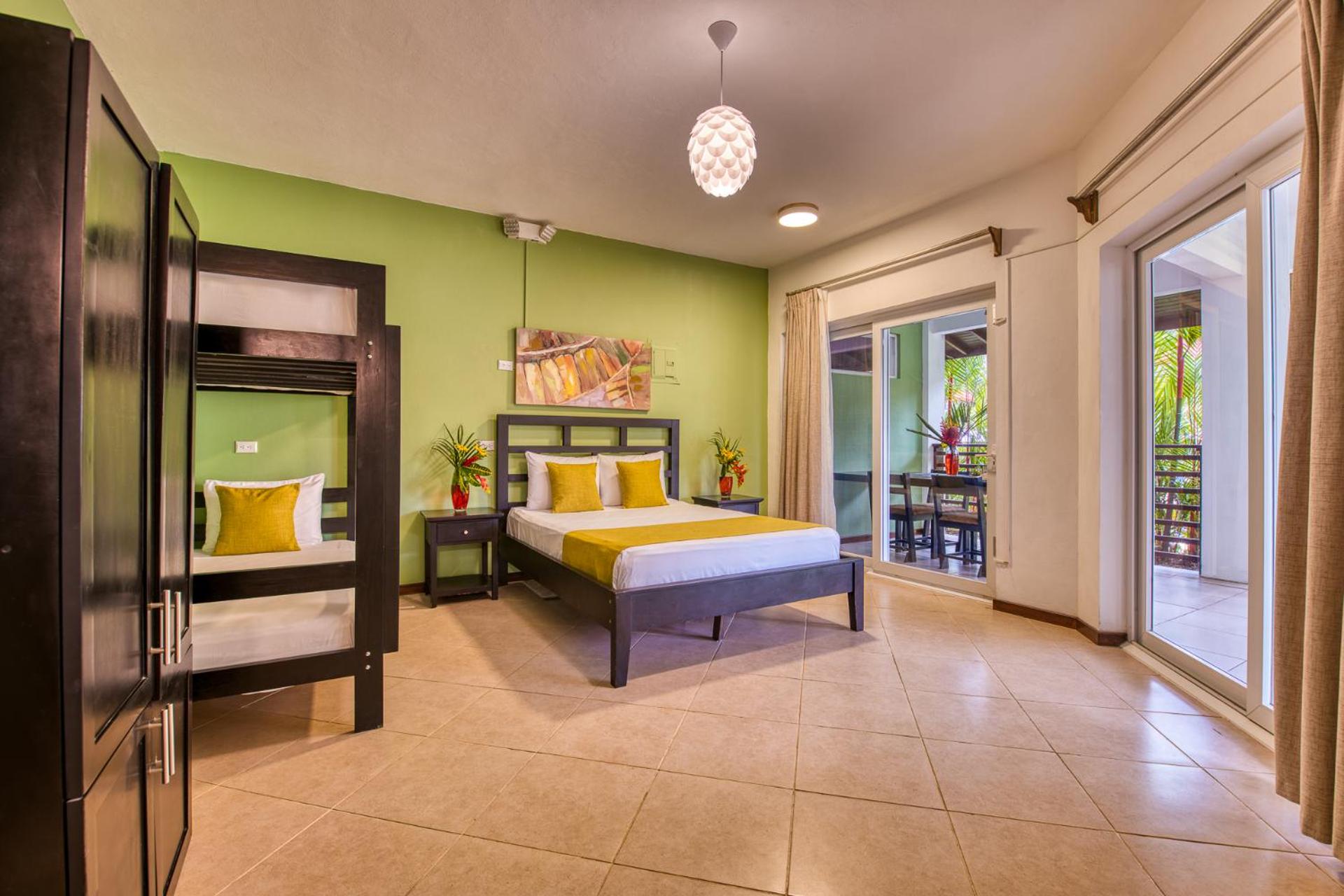 Deluxe Family Room - Photo 3