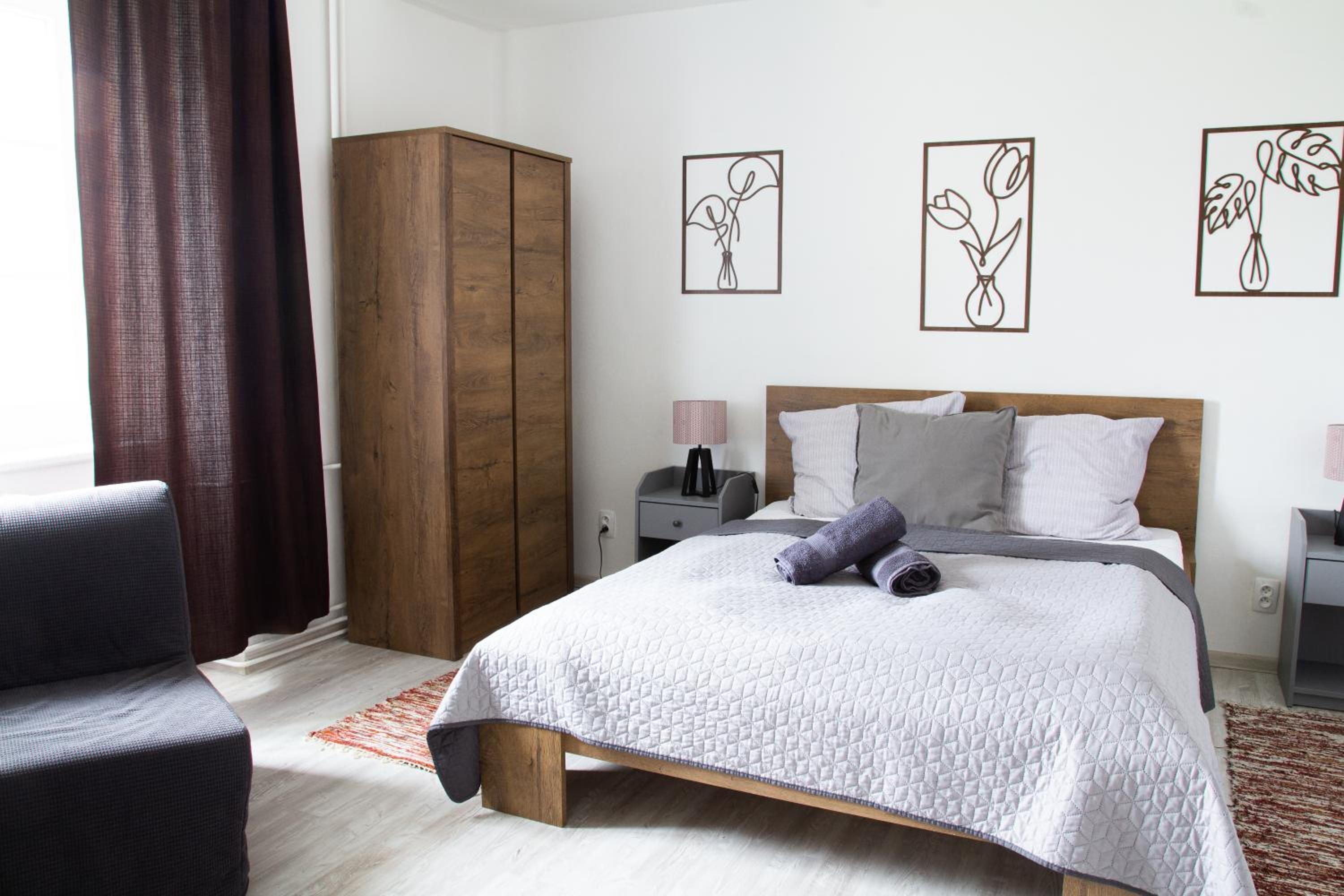 Double Room - Photo 6