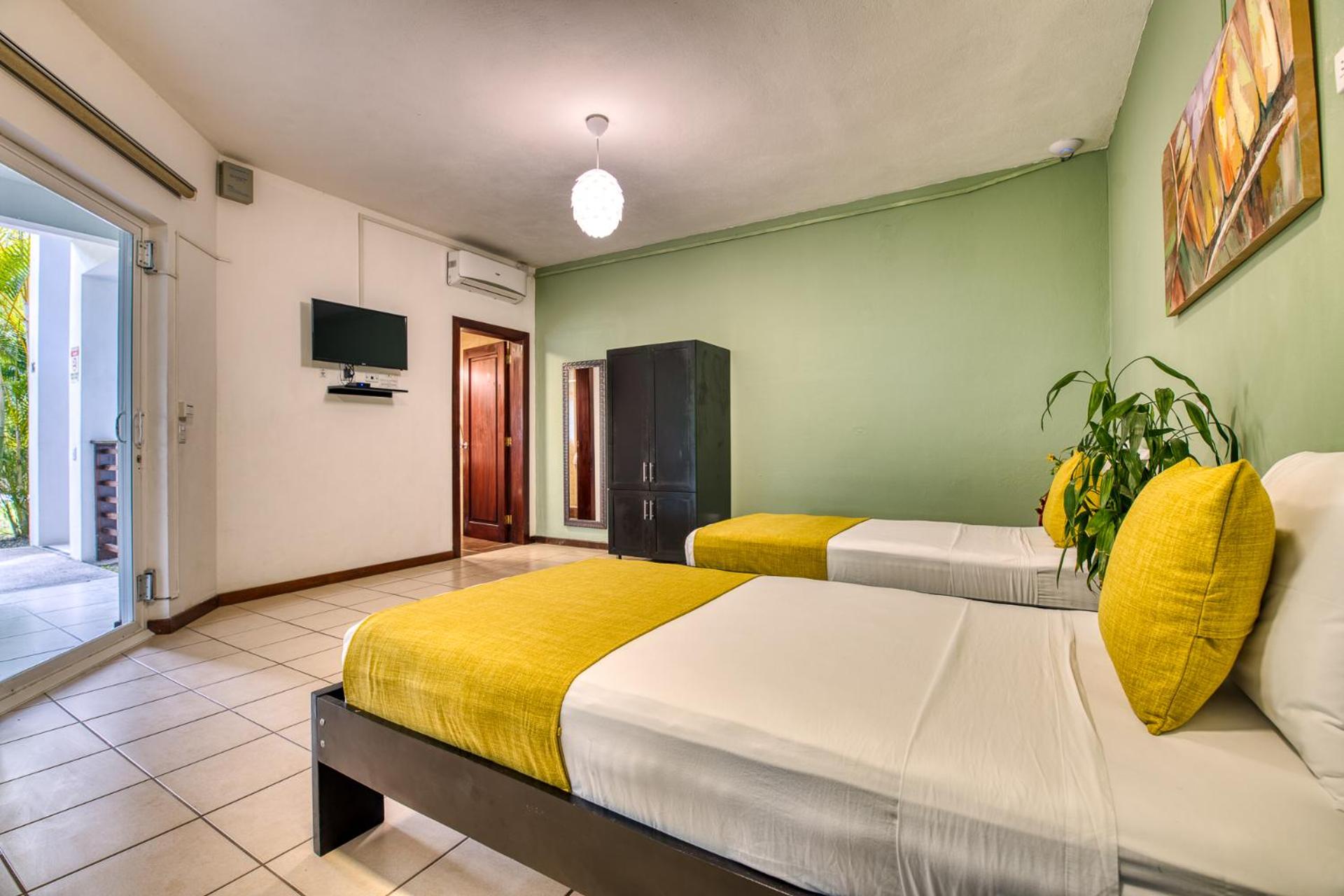 Standard Double or Twin Room - Photo 18