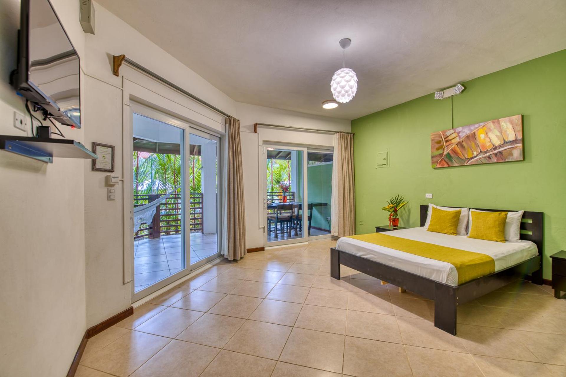 Standard Double or Twin Room - Photo 17