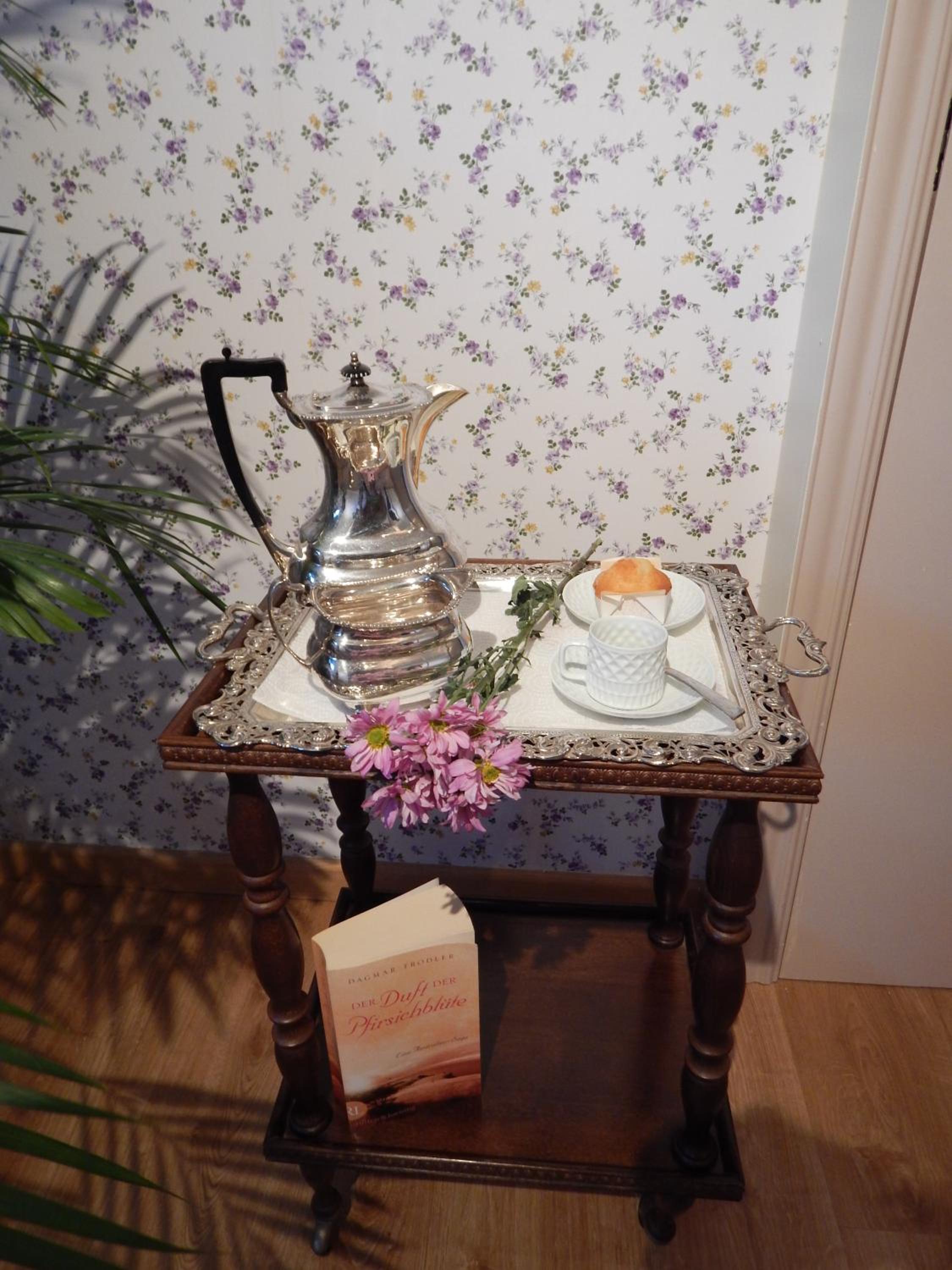 Deluxe King Suite photo 2