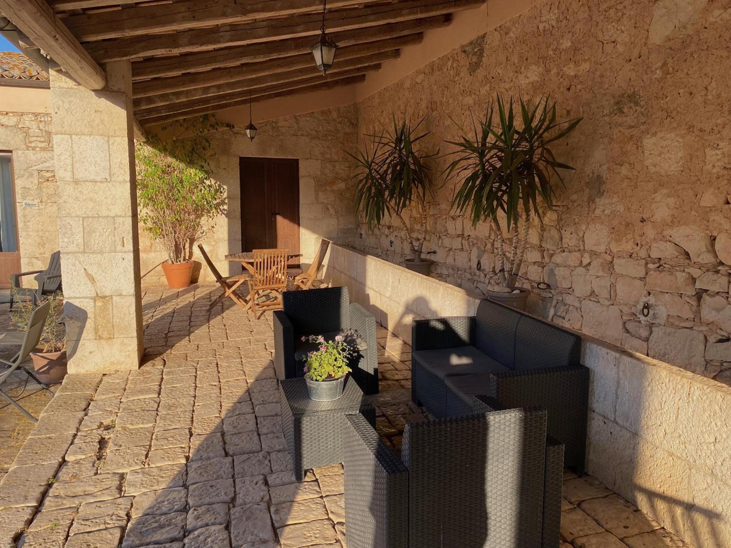 Maisonette photo 2