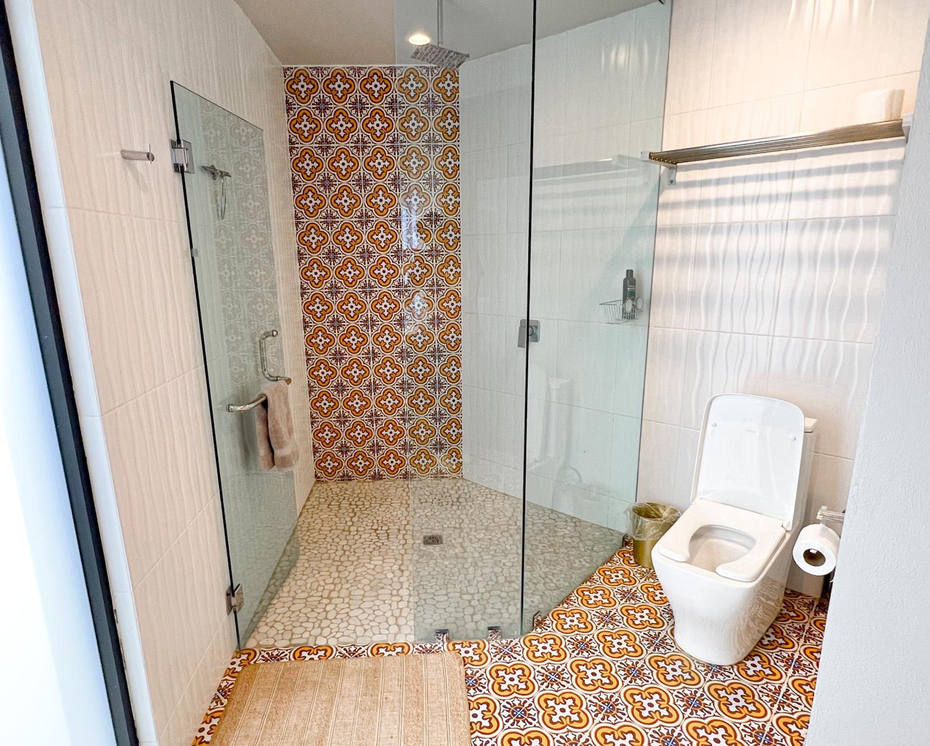 Twin Room with Private Bathroom - Photo 6