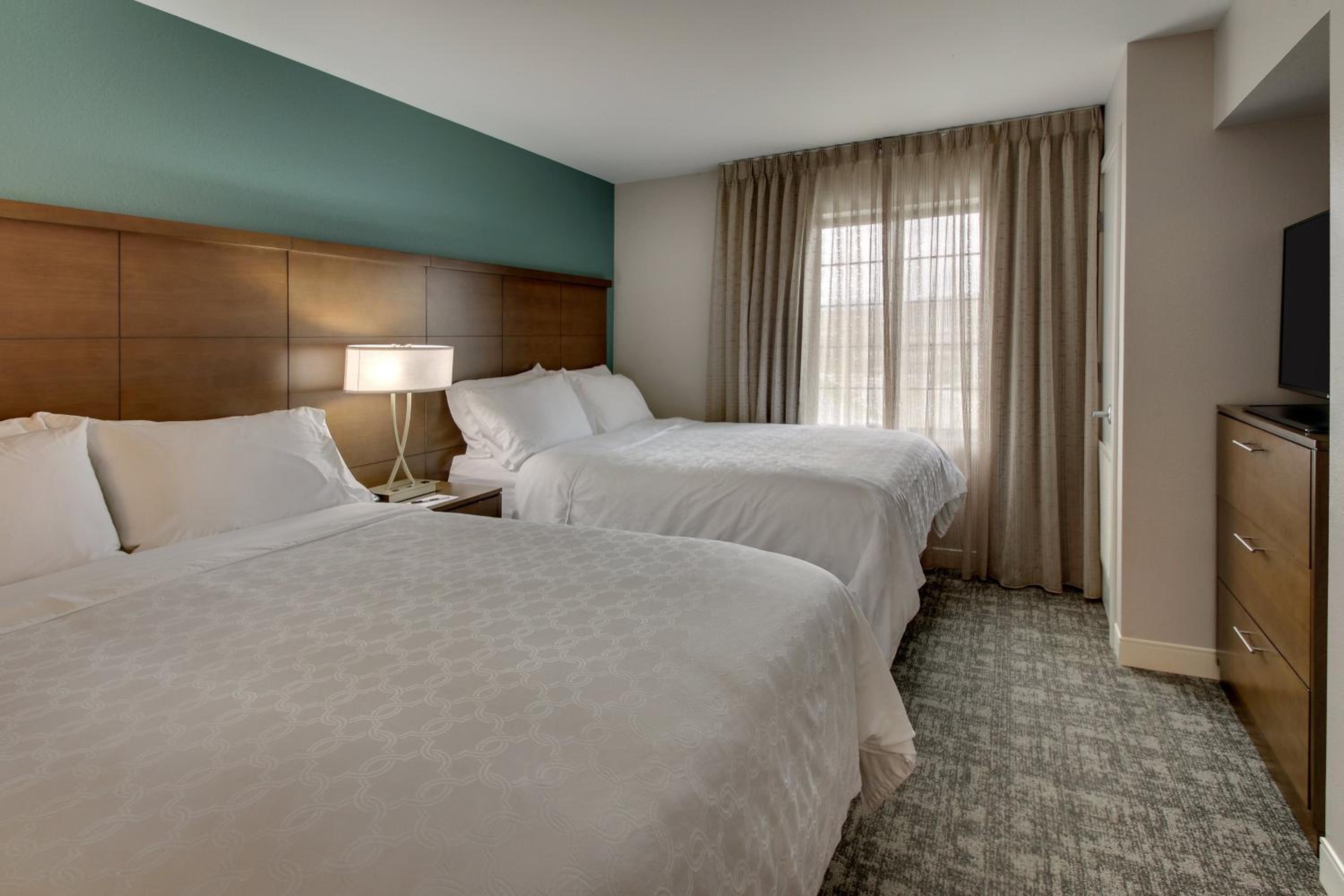 One-Bedroom Queen Suite with Two Queen Beds - Photo 8