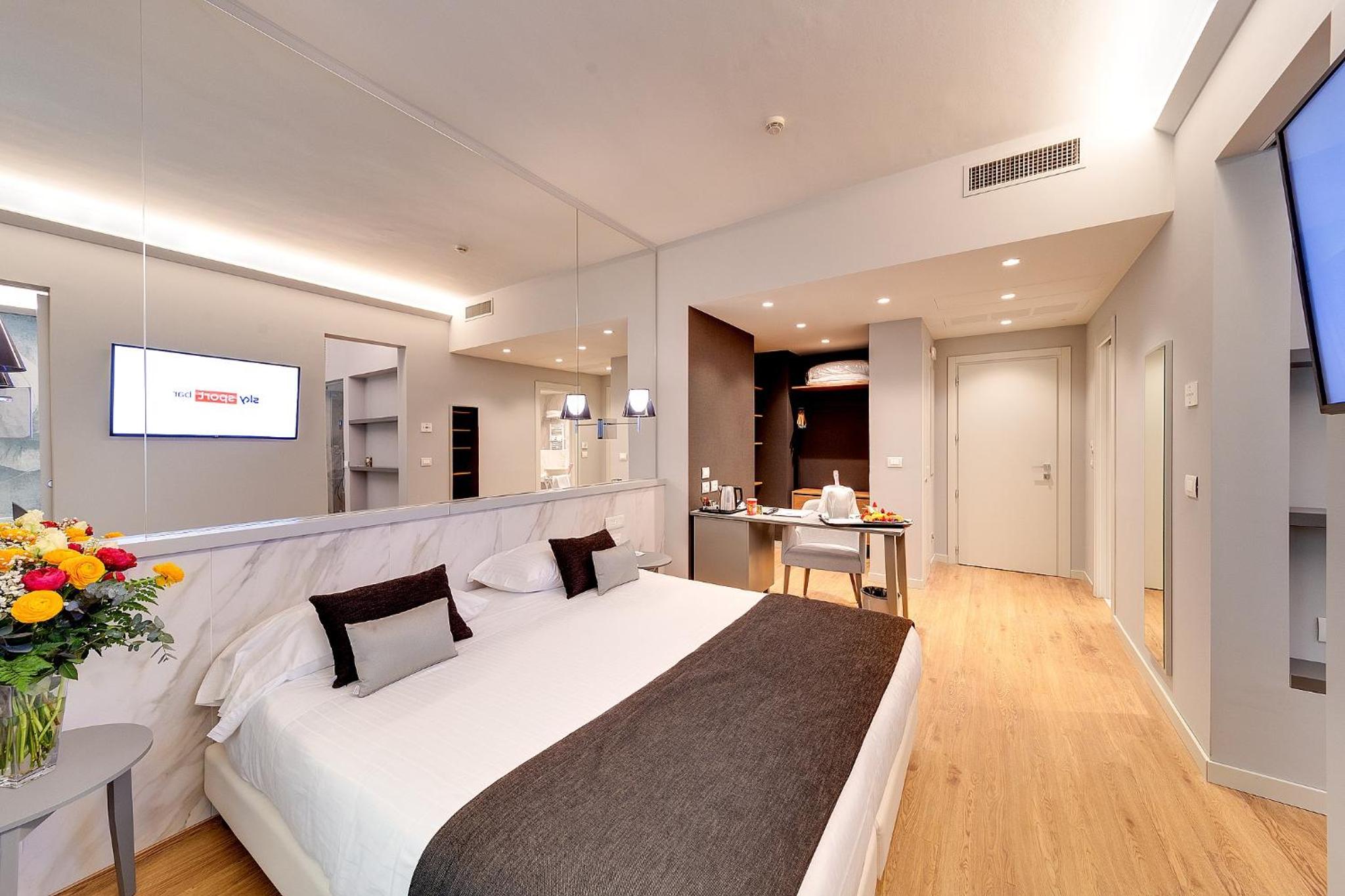 King Suite with Jacuzzi and Turkish Bath