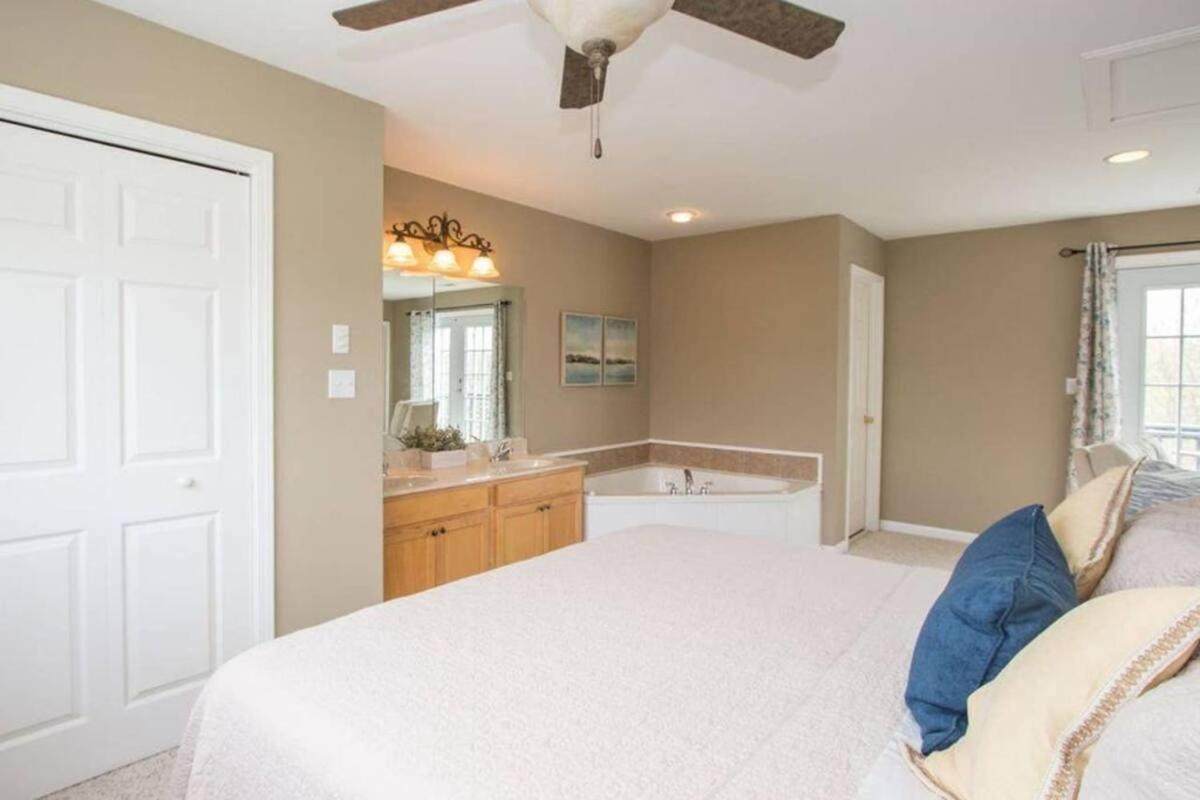 Three-Bedroom House photo 1