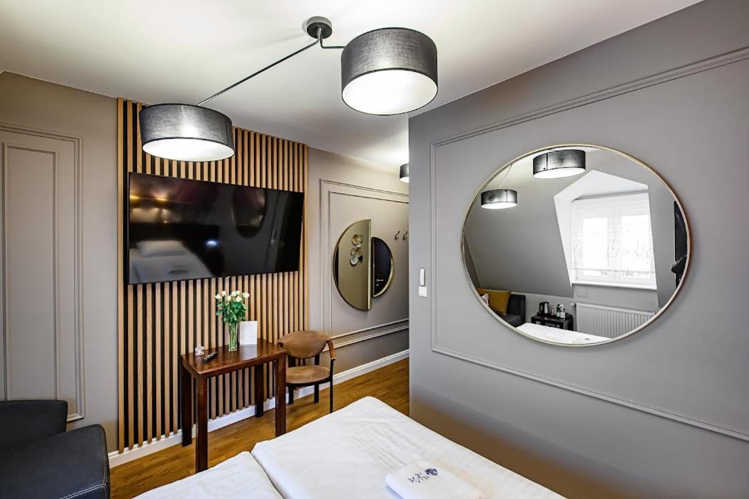 Double or Twin Room - Photo 26