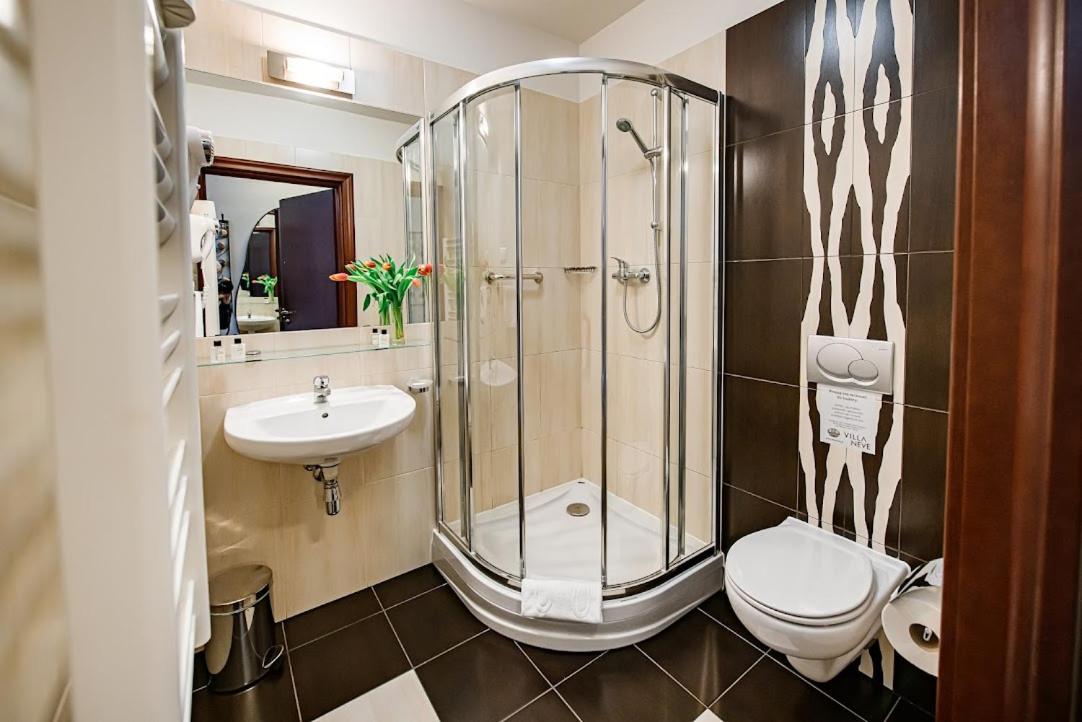 Double or Twin Room - Photo 4