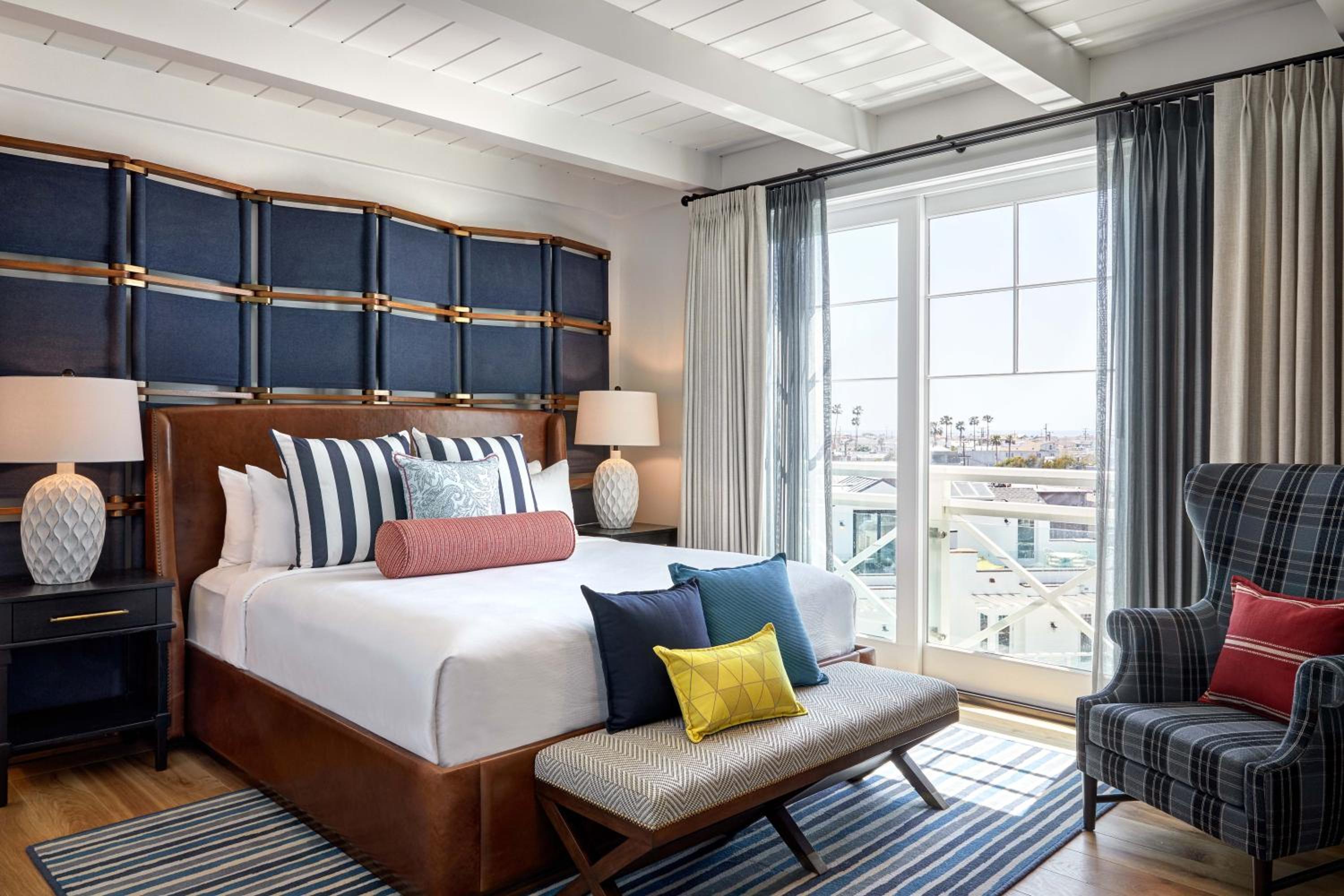 1 Bedroom Presidential Suite, 1 King, Sofa bed