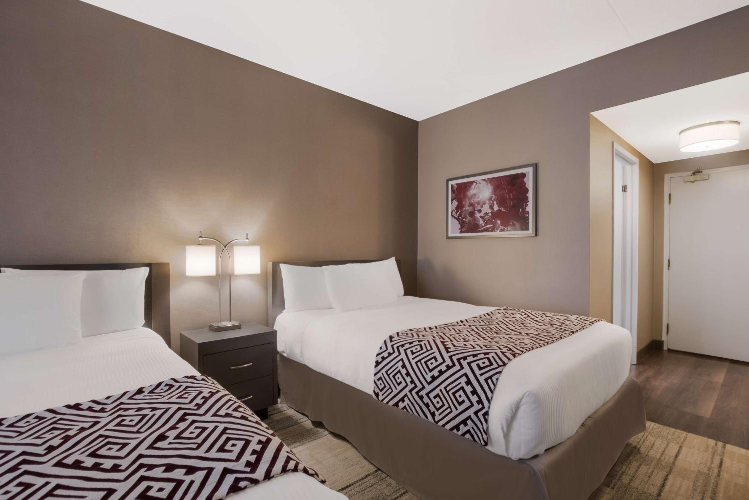 Double Room with Two Double Beds - Photo 5