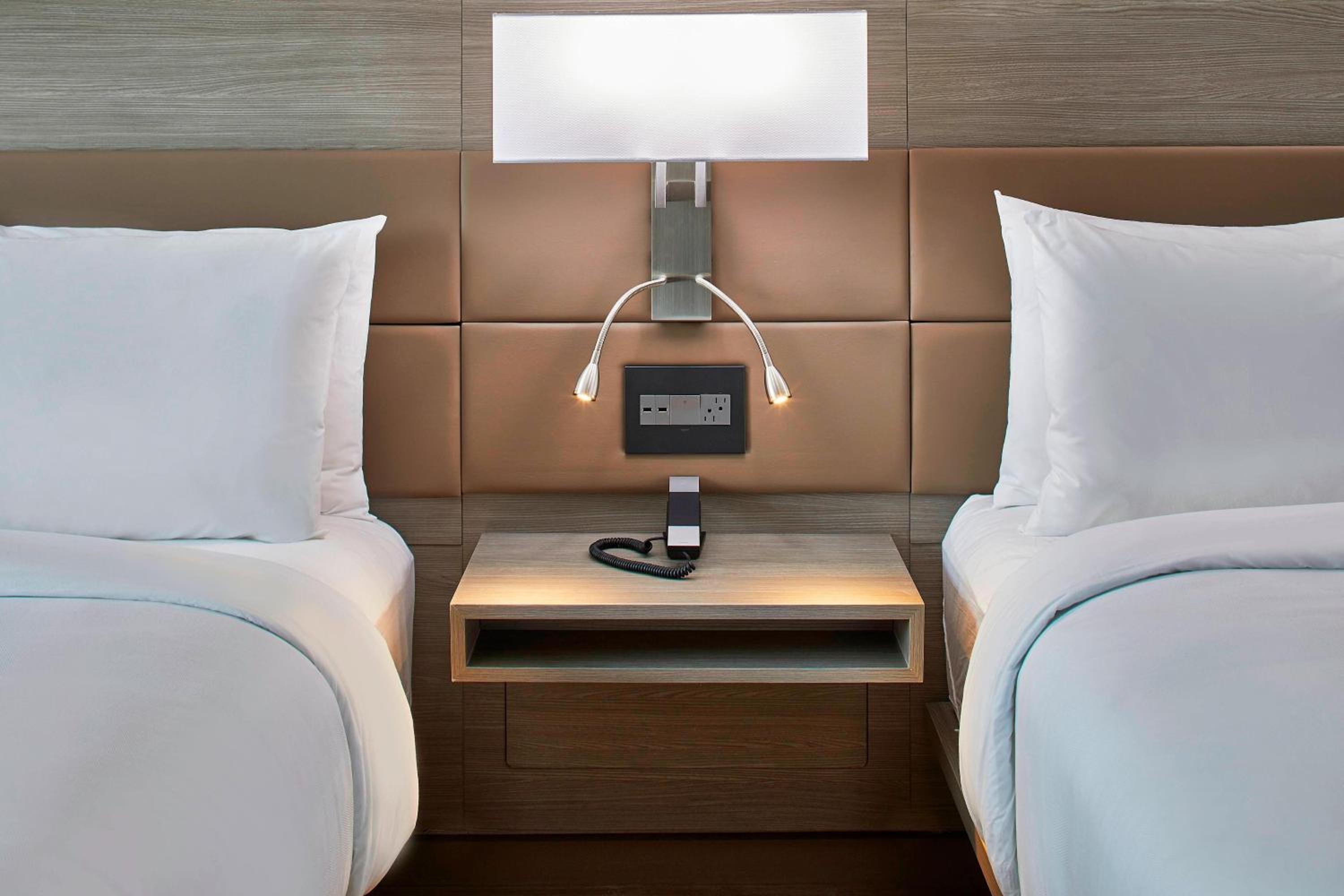 Queen Room with Two Queen Beds - Hearing Accessible