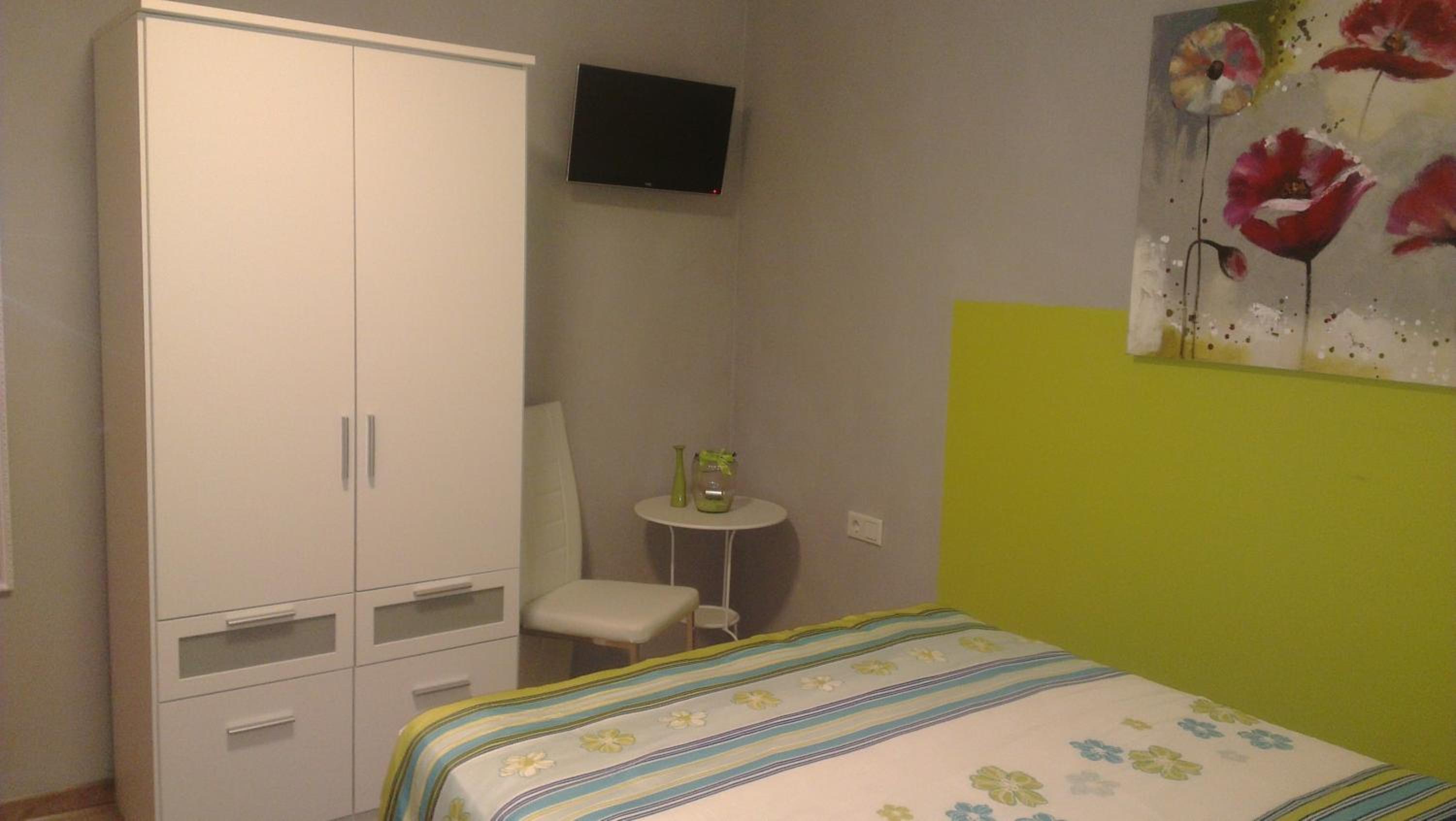 Single Room photo 3