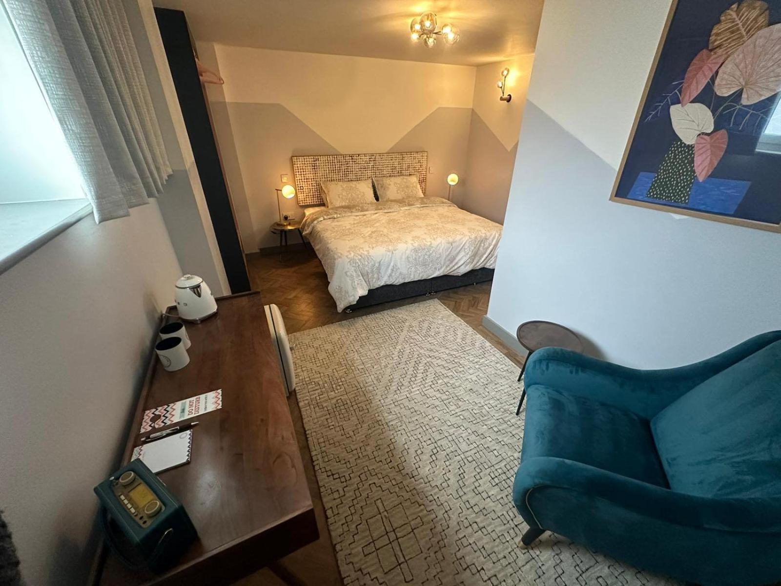 Superior King Room - Photo 3