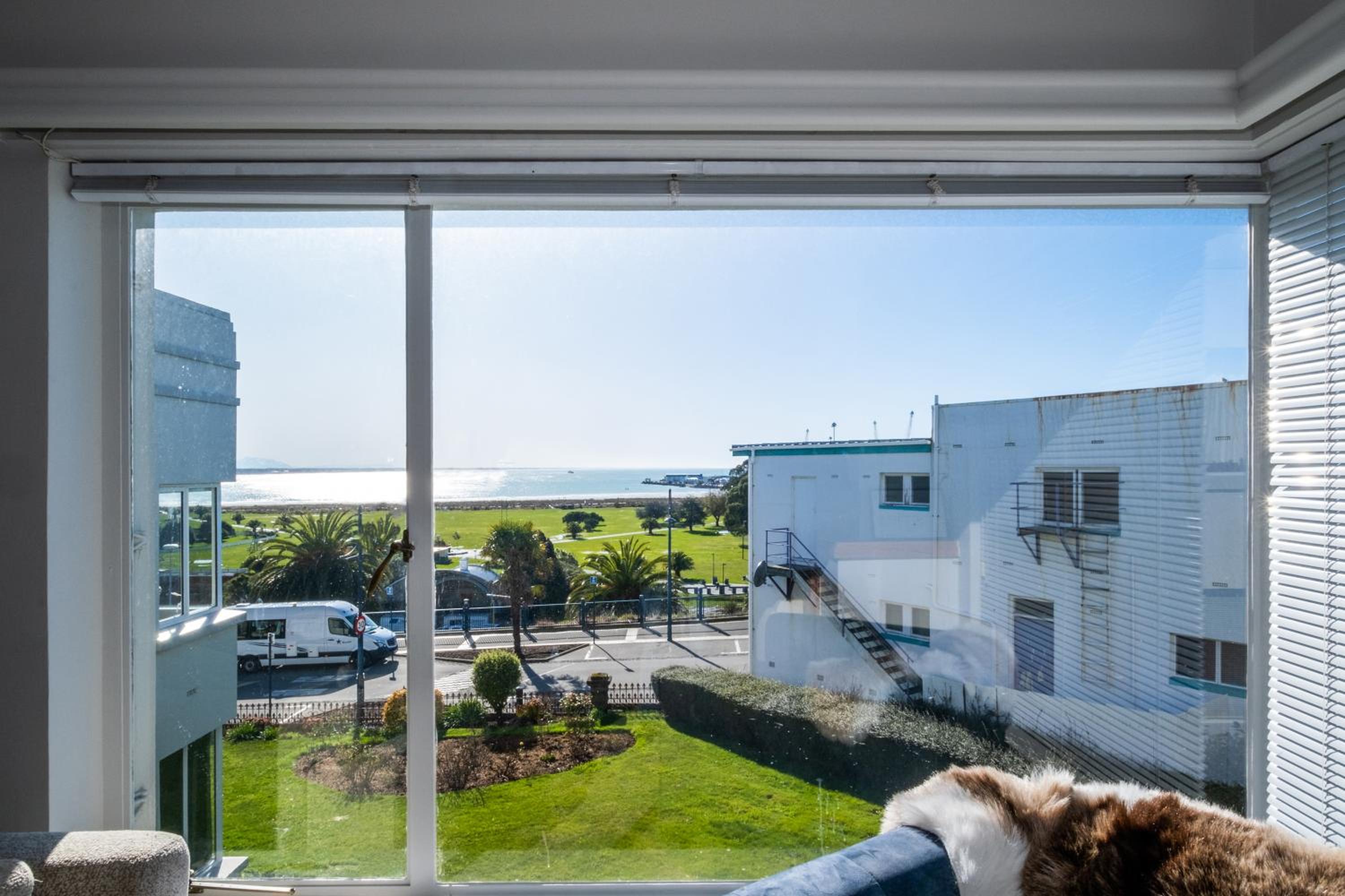 Apartment with Sea View photo 2