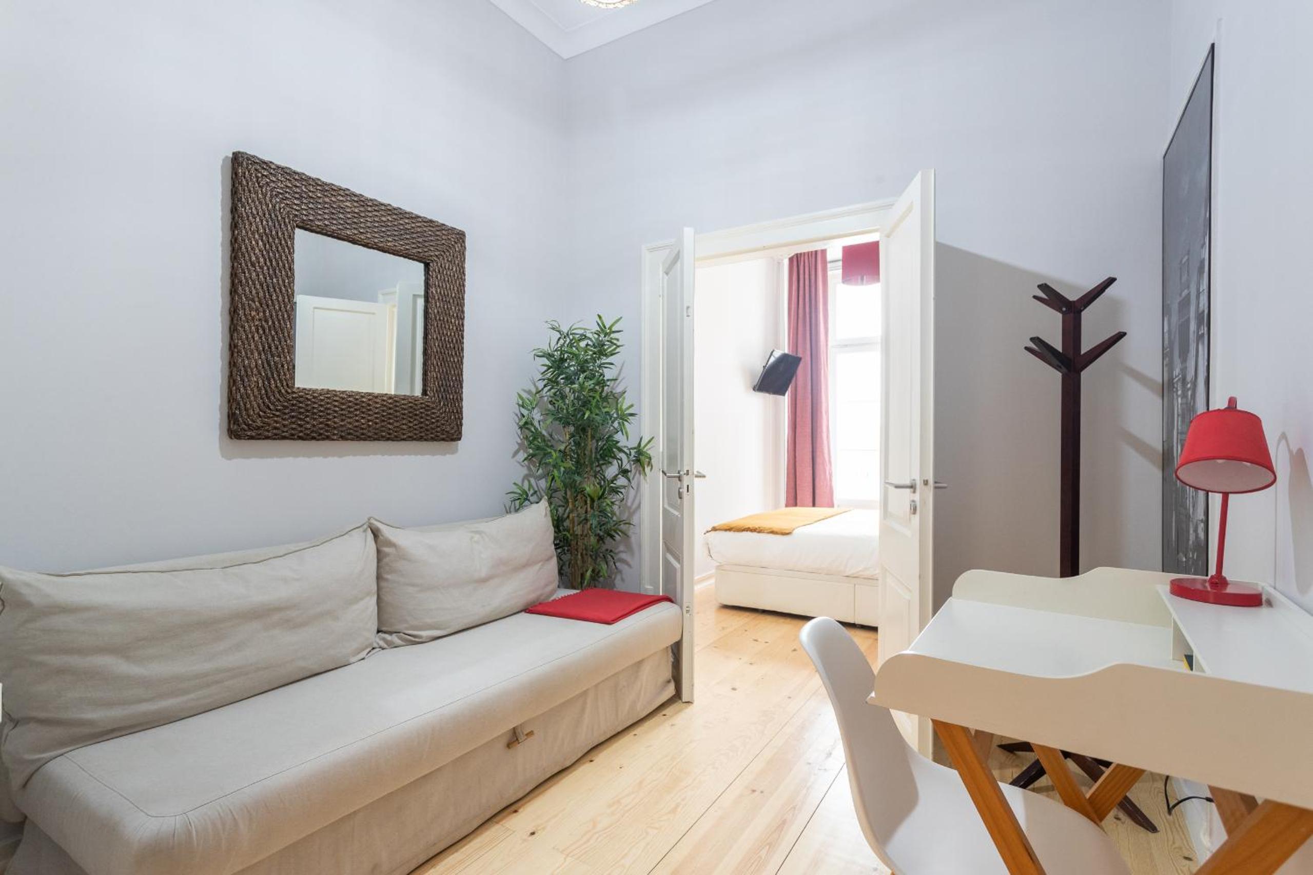 Studio Apartment with One Double Bed photo 2