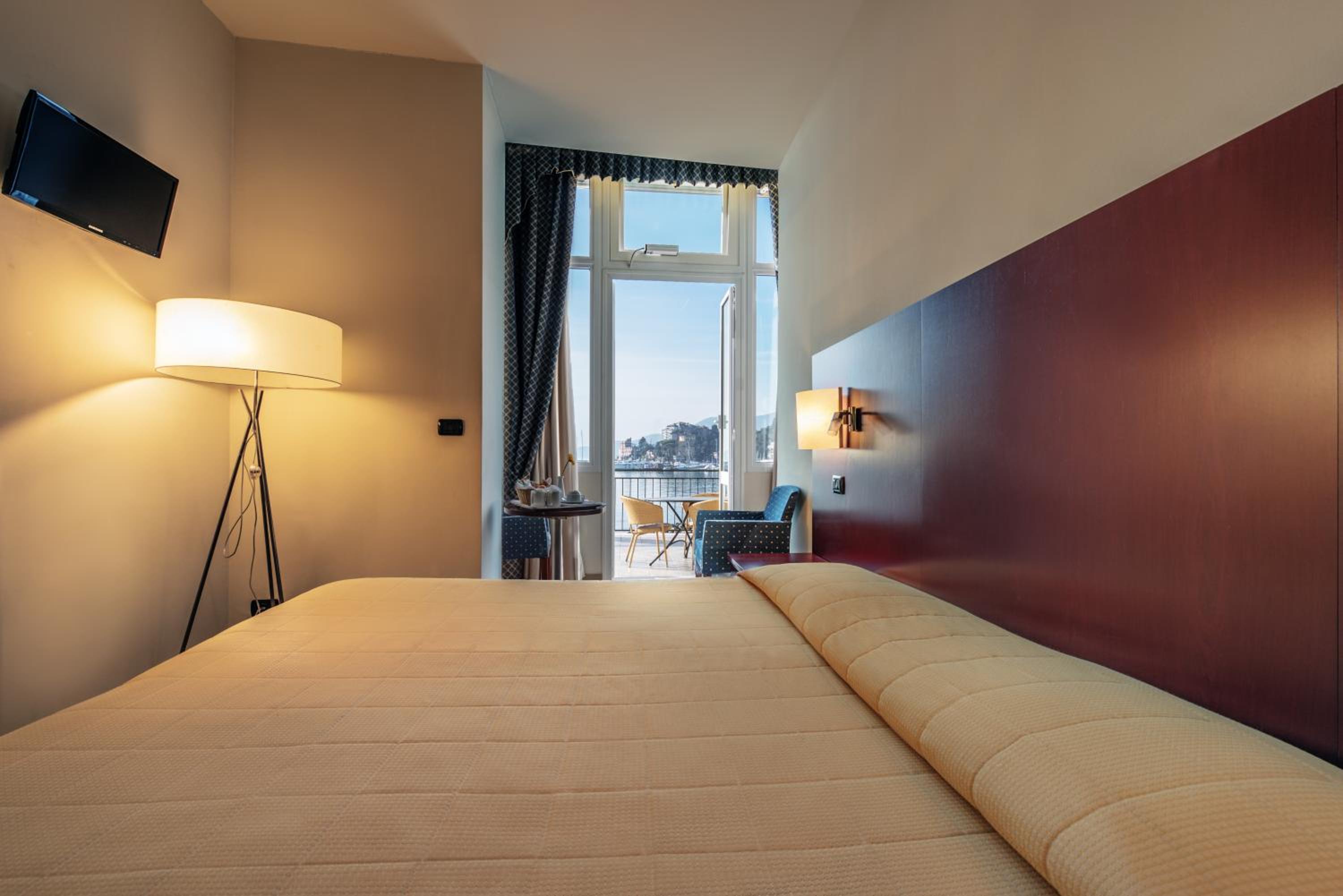 Superior Double Room with Sea View - Photo 5