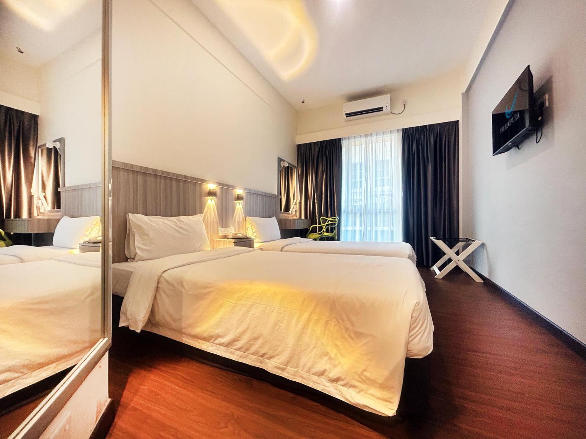 Standard Twin Room - Photo 1