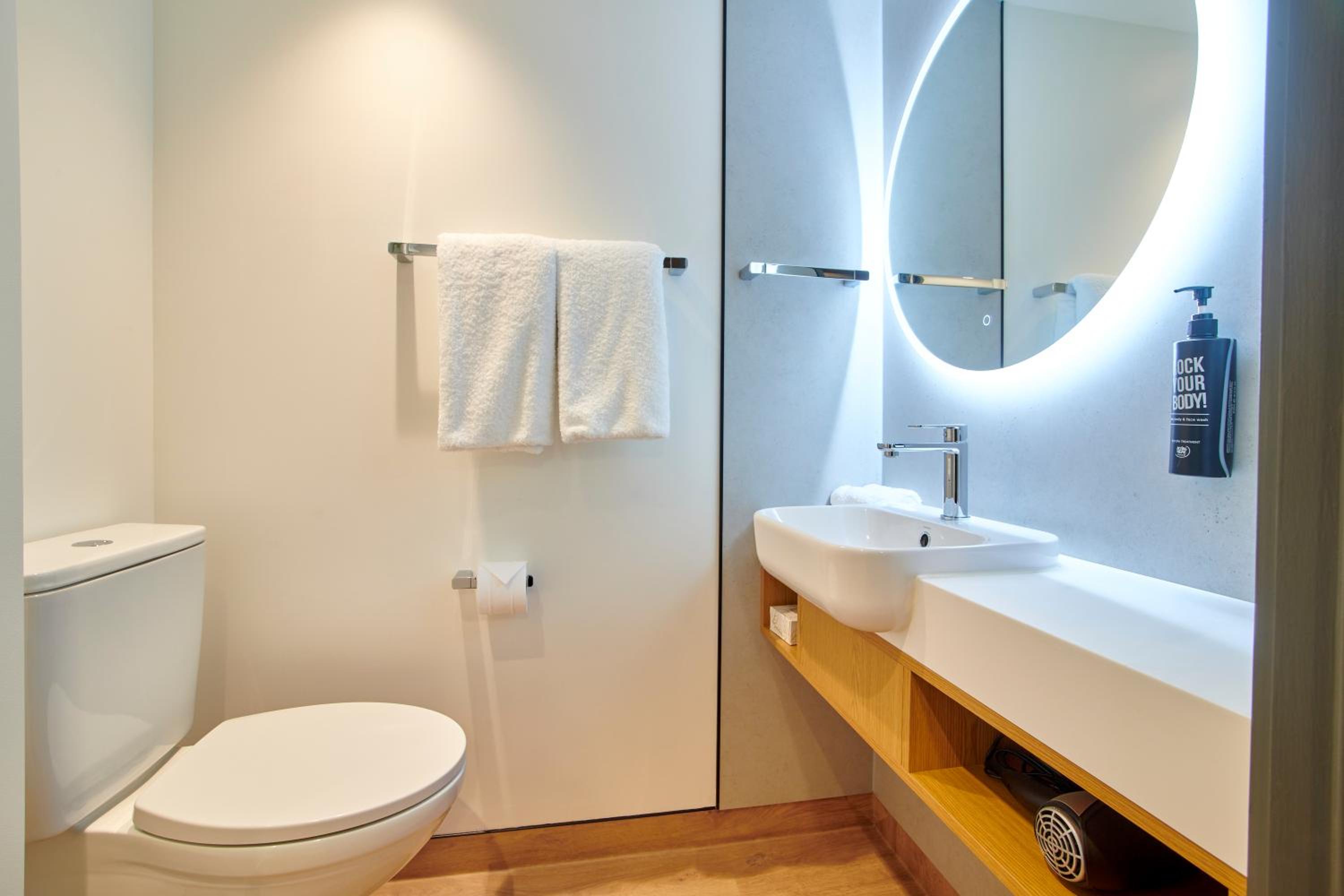 Superior King or Twin Room - Photo 4
