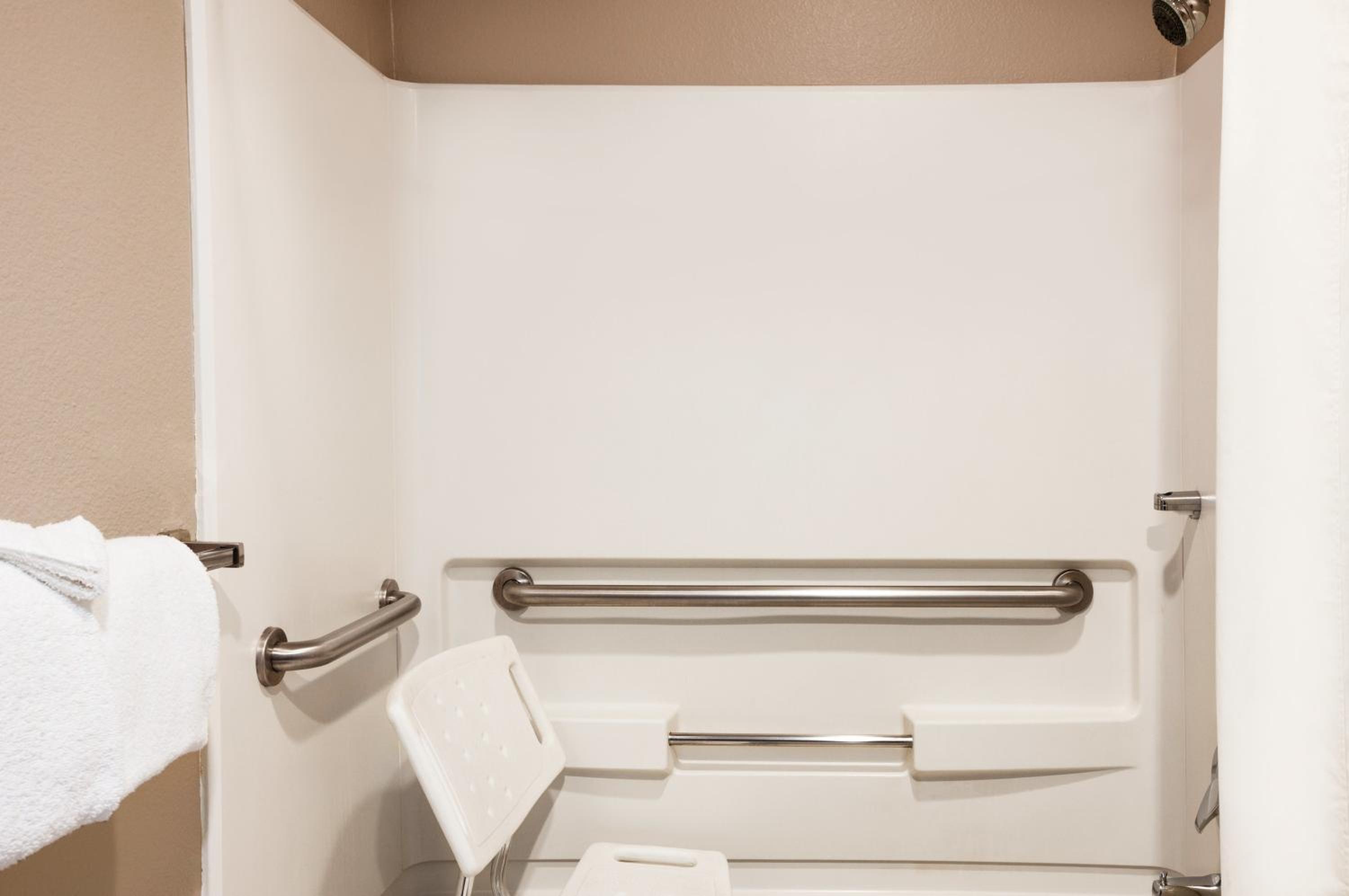 Queen Room - Mobility Access/Non-Smoking - Photo 5