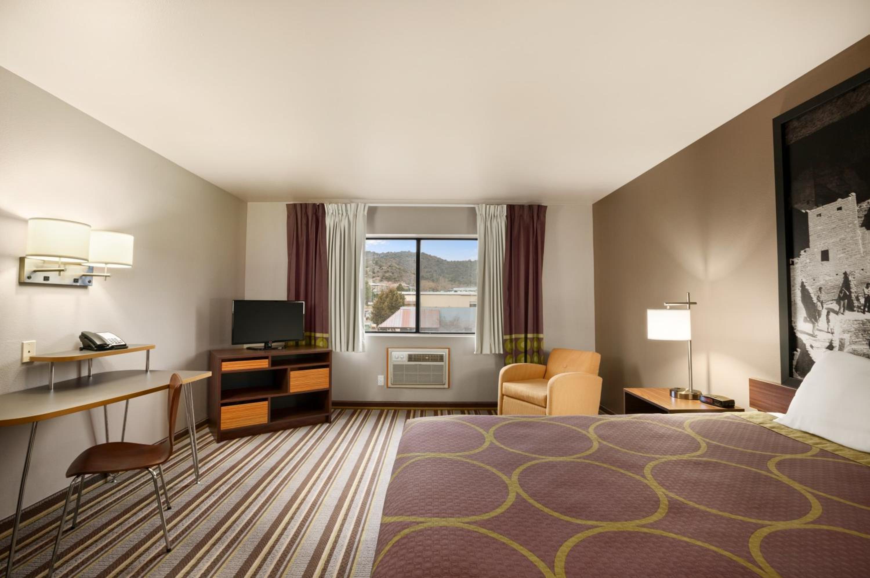 King Room- Non-Smoking - Photo 8