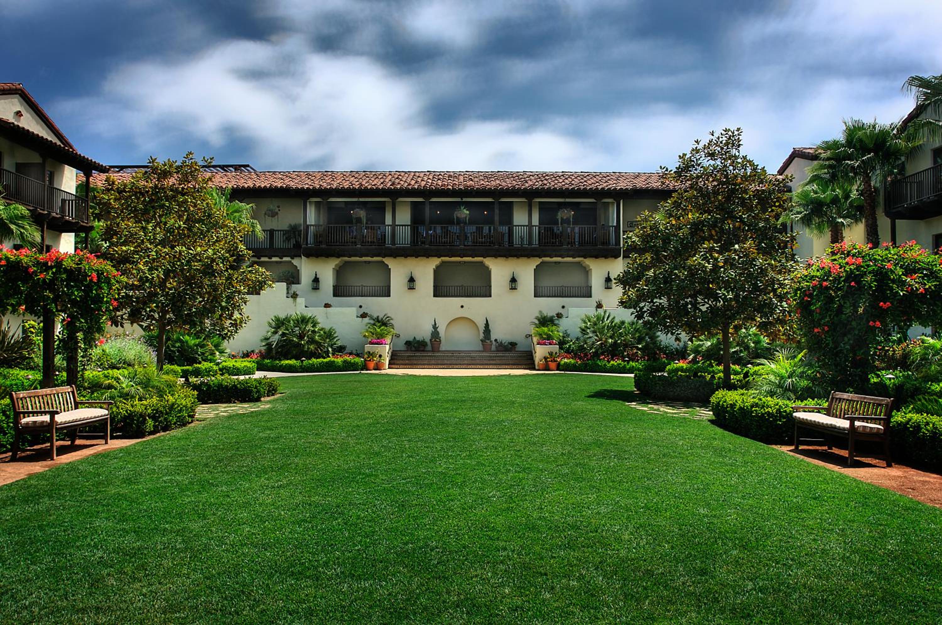 Estate King Room - Courtyard View