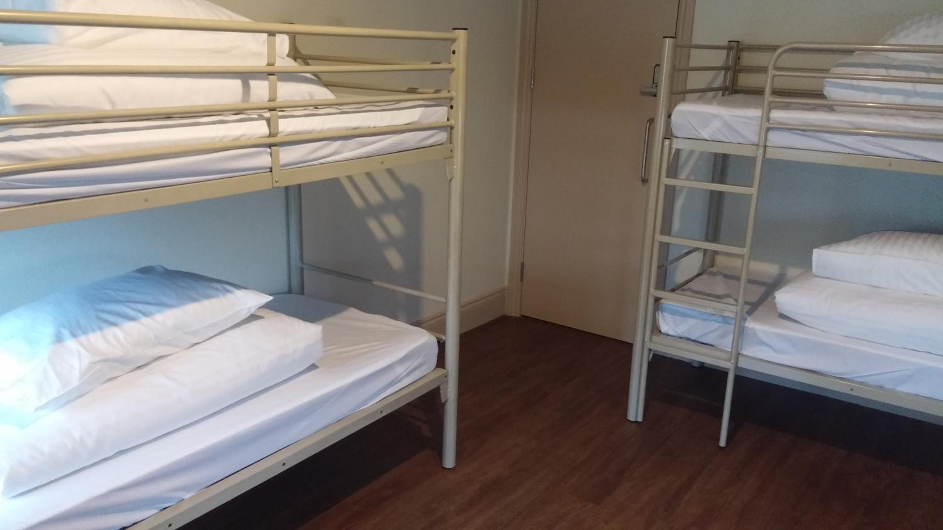 Bed in 8-Bed Mixed Dormitory Room photo 1