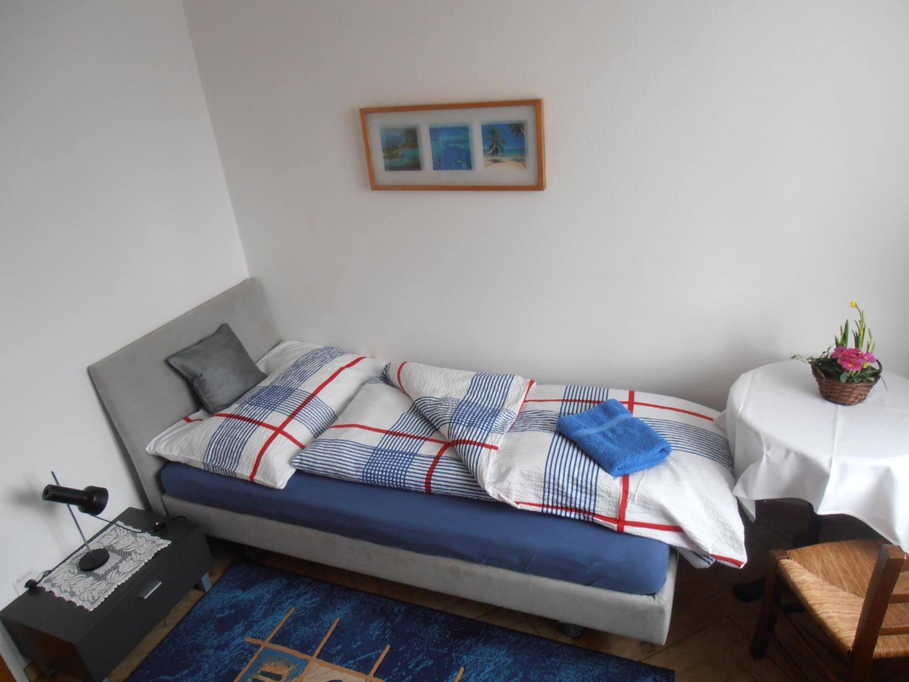 Single Room with Shared Bathroom photo 3