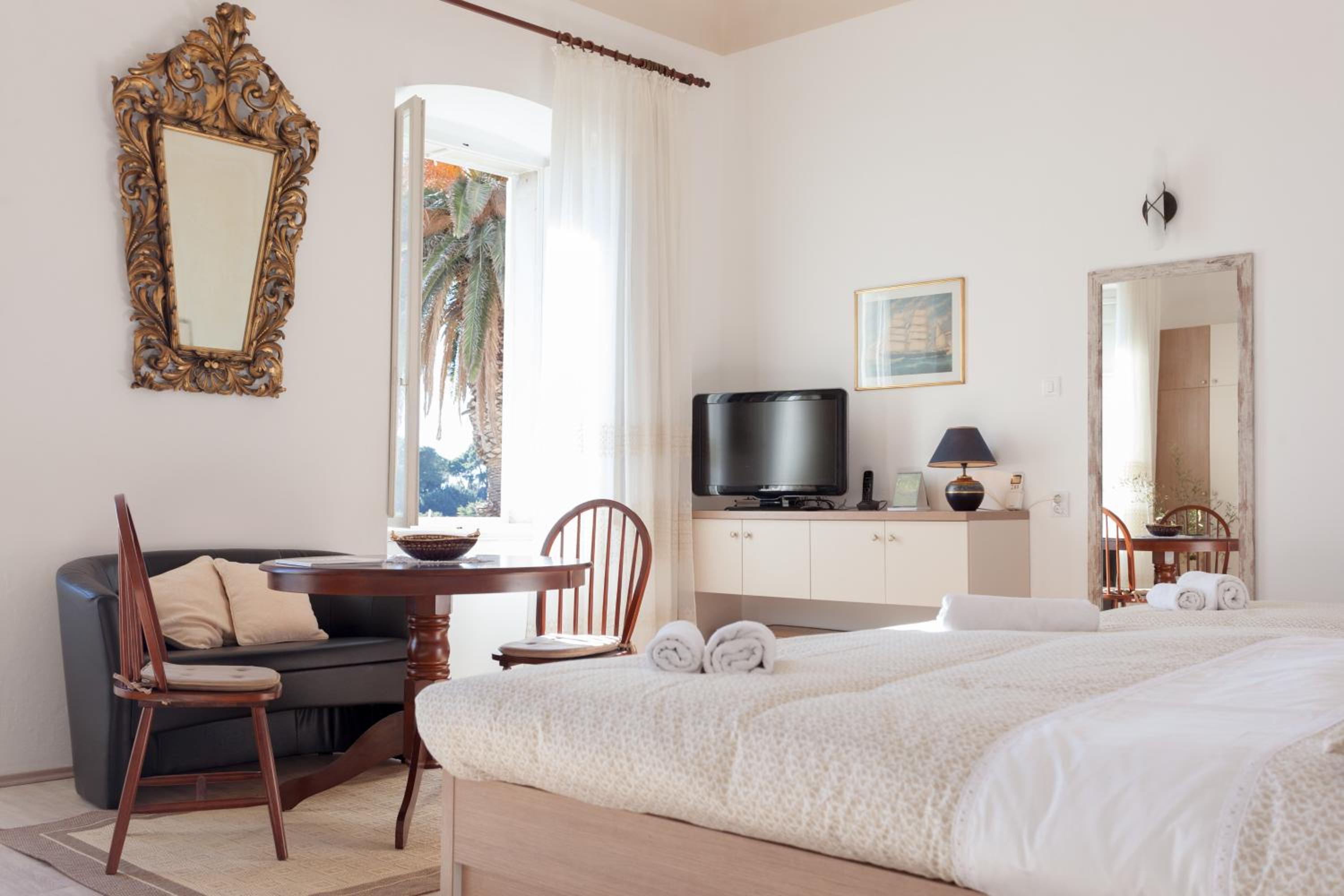 Two-Bedroom Apartment With Terrace And Sea View photo 1
