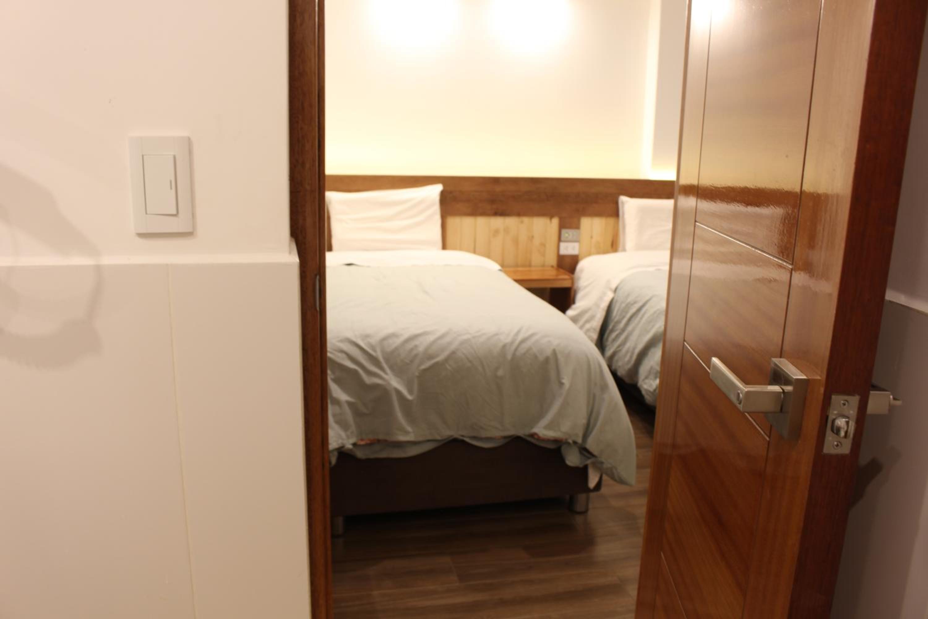 Budget Twin Room photo 2