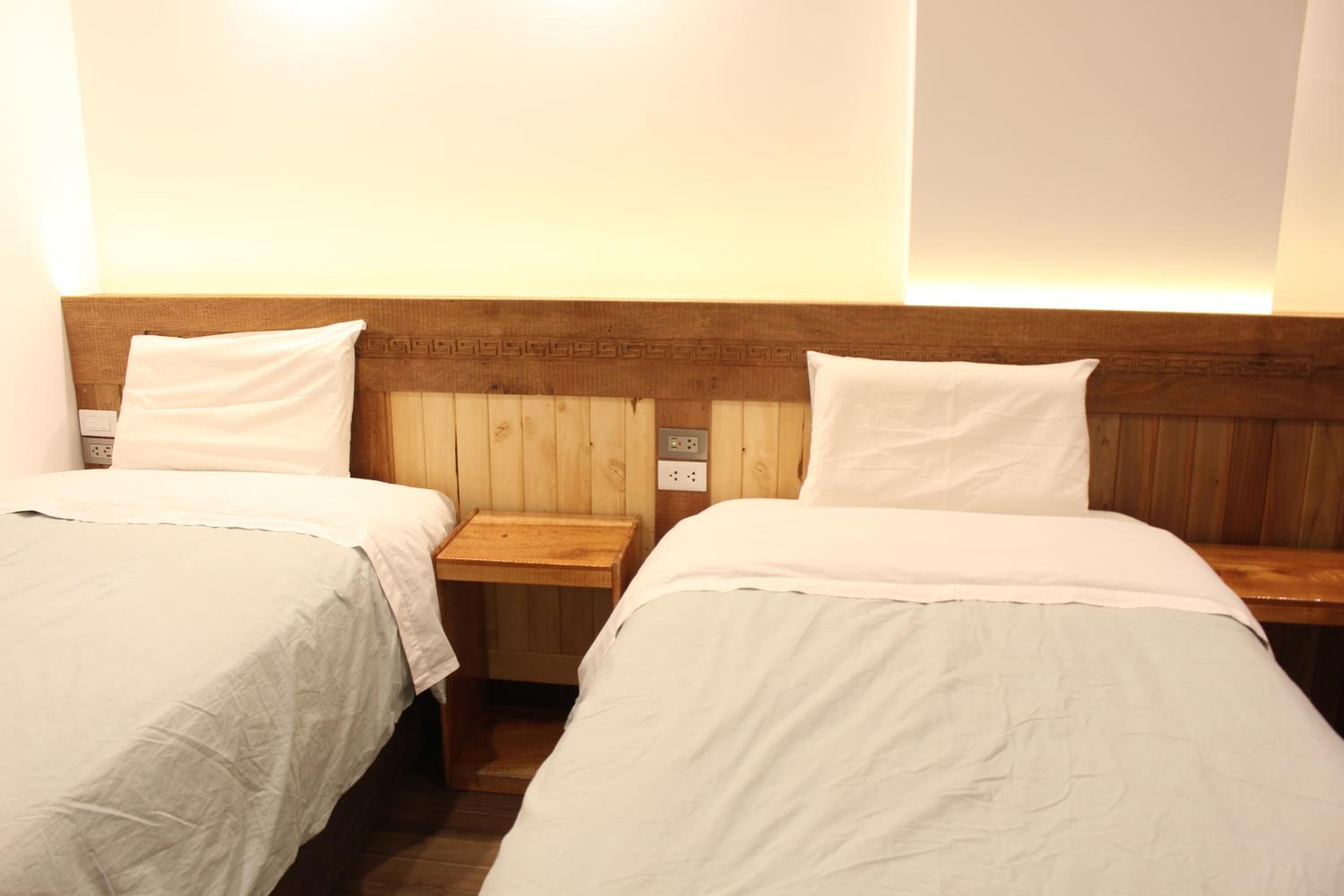 Budget Twin Room photo 3