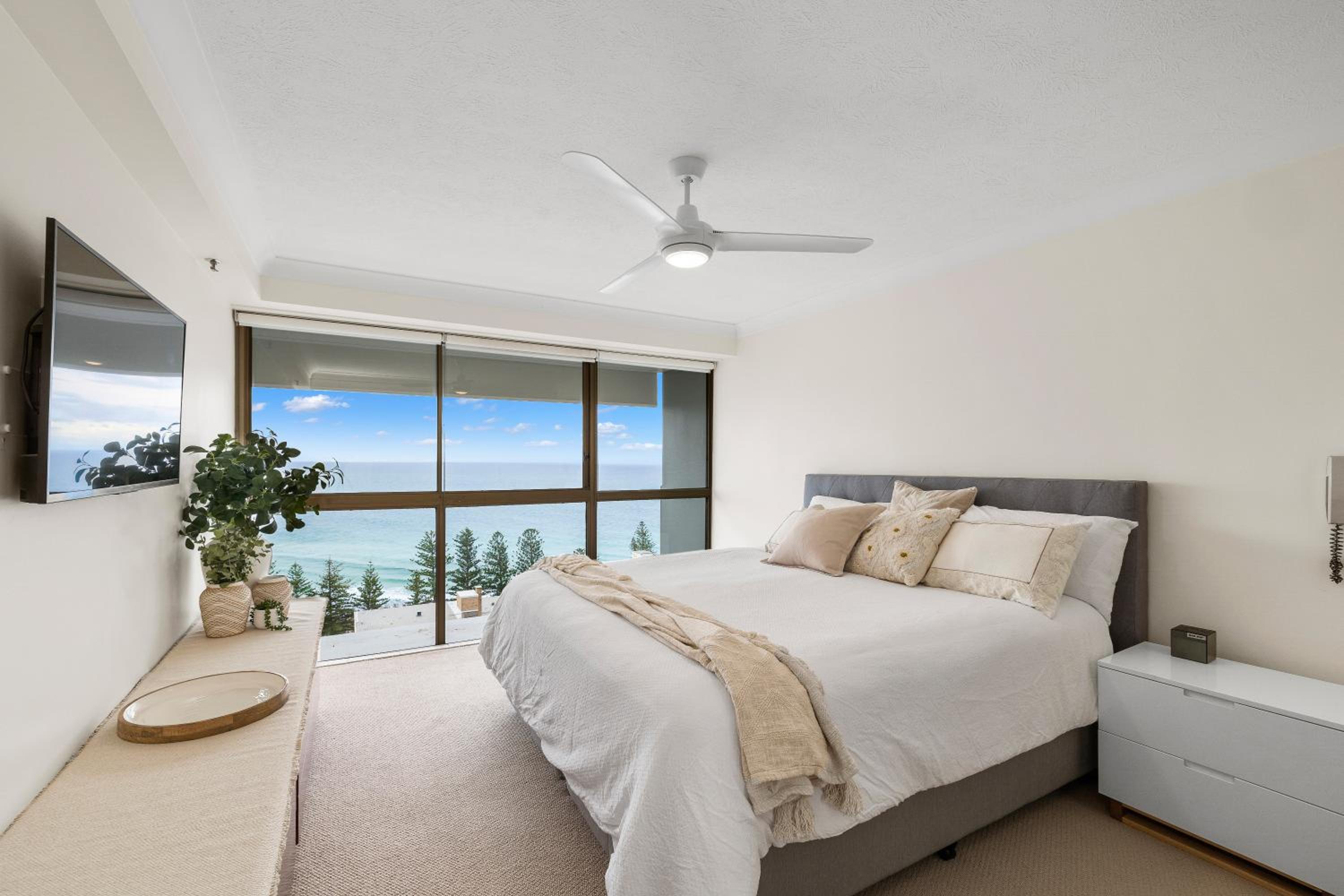 Superior Two-Bedroom Apartment with Ocean View - Photo 7