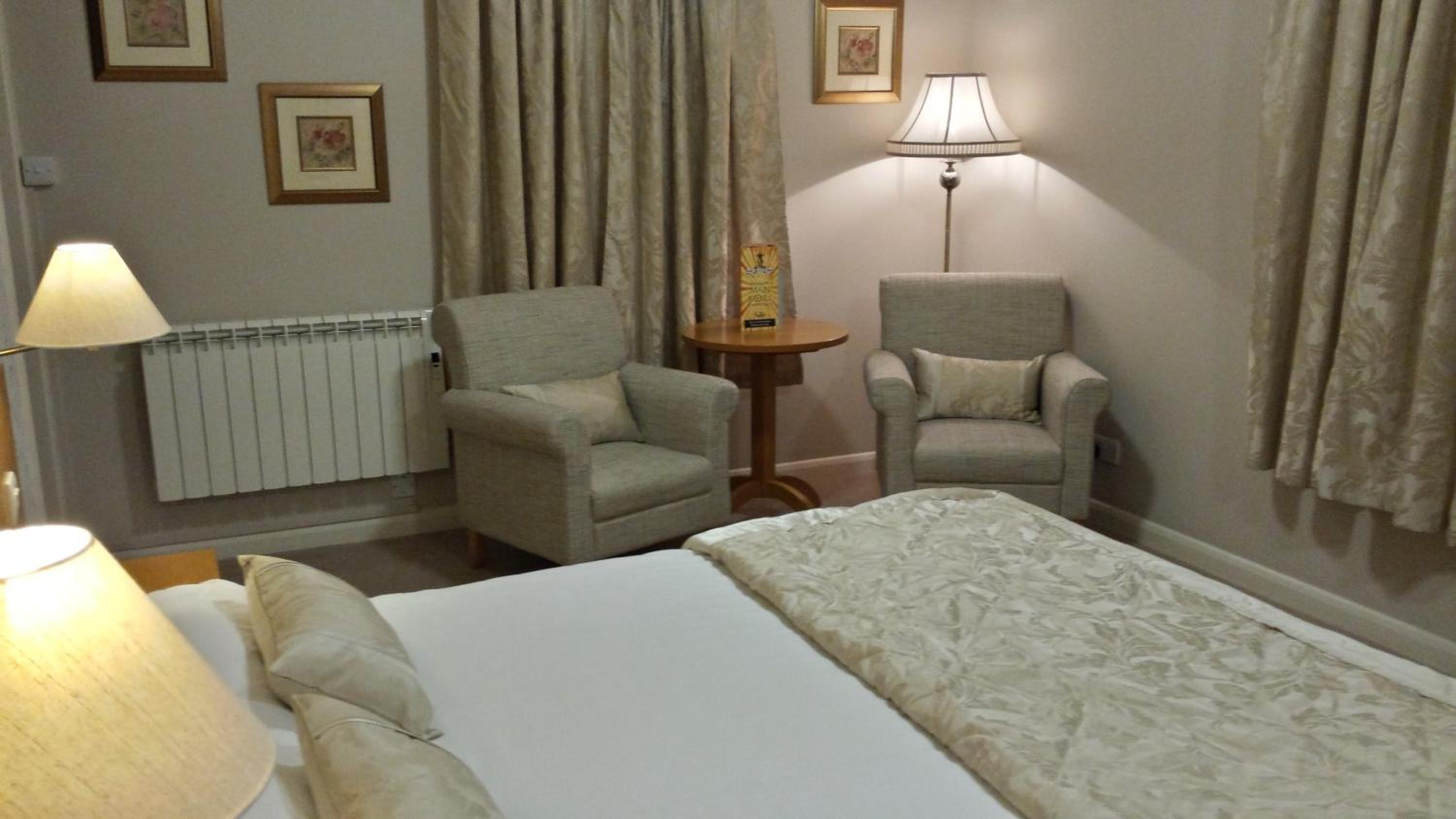 Double Room - Photo 8