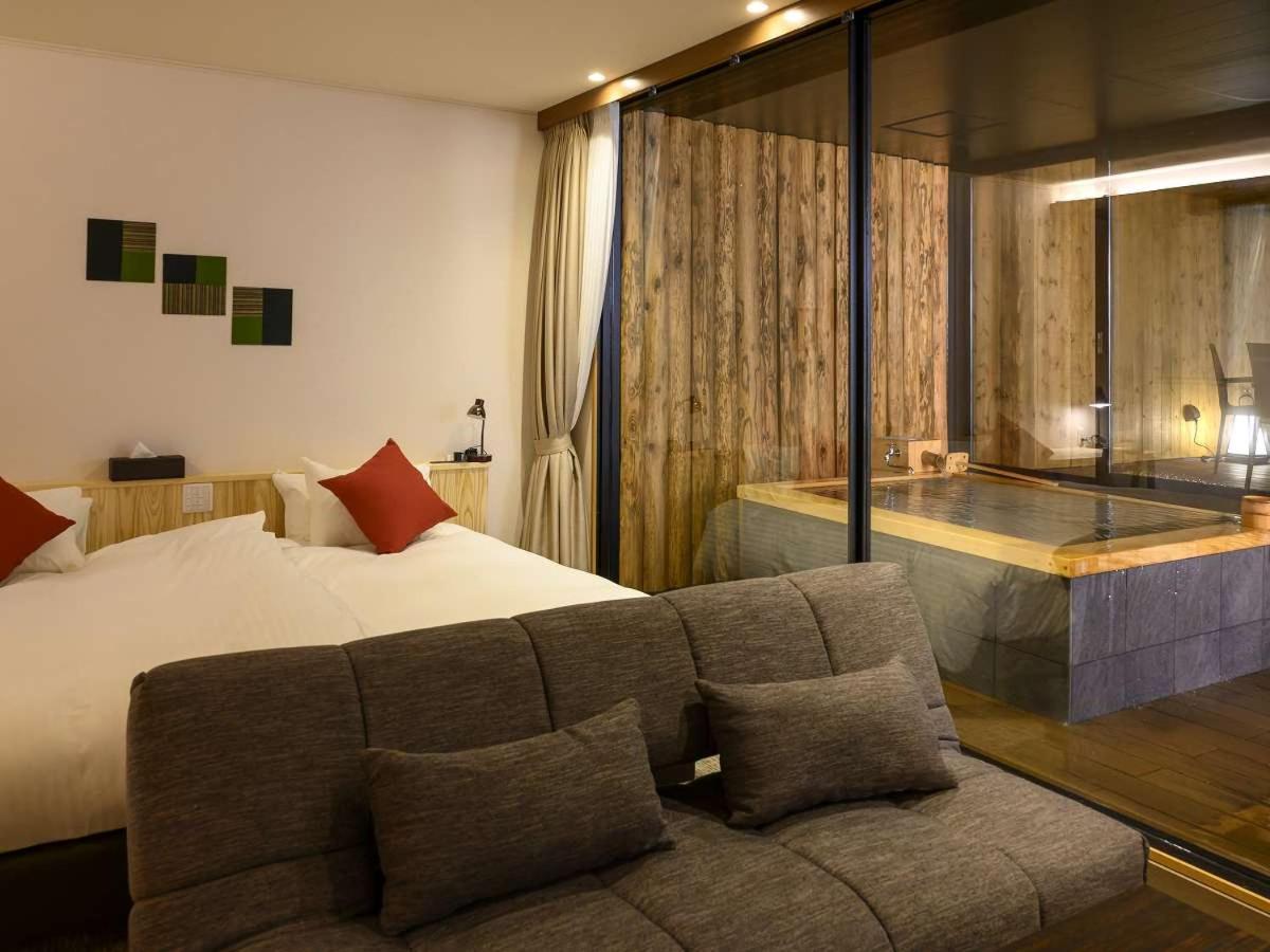 Room 11 Suite with Air Hot Spring Bath photo 2