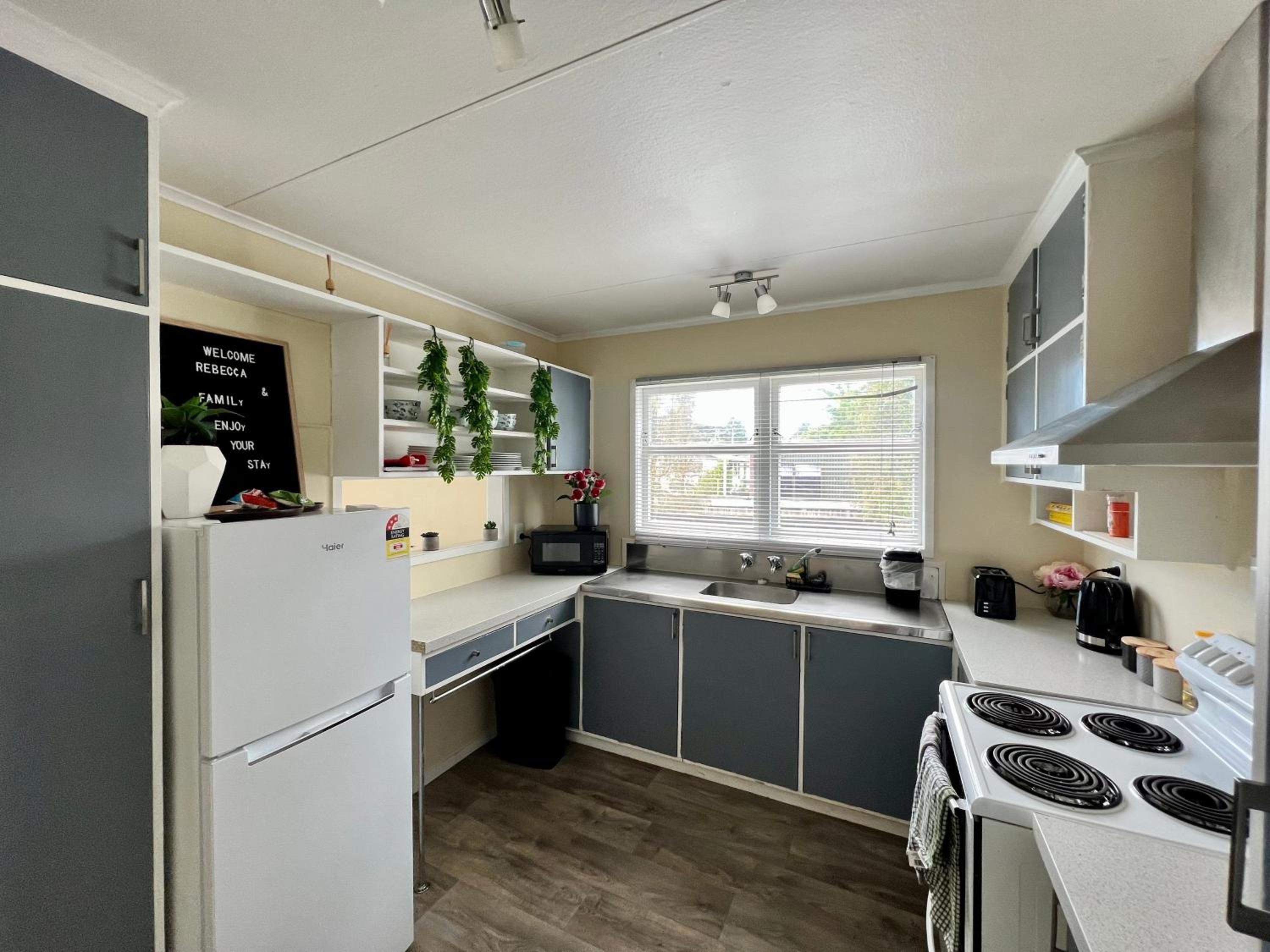 Three-Bedroom House - Photo 8