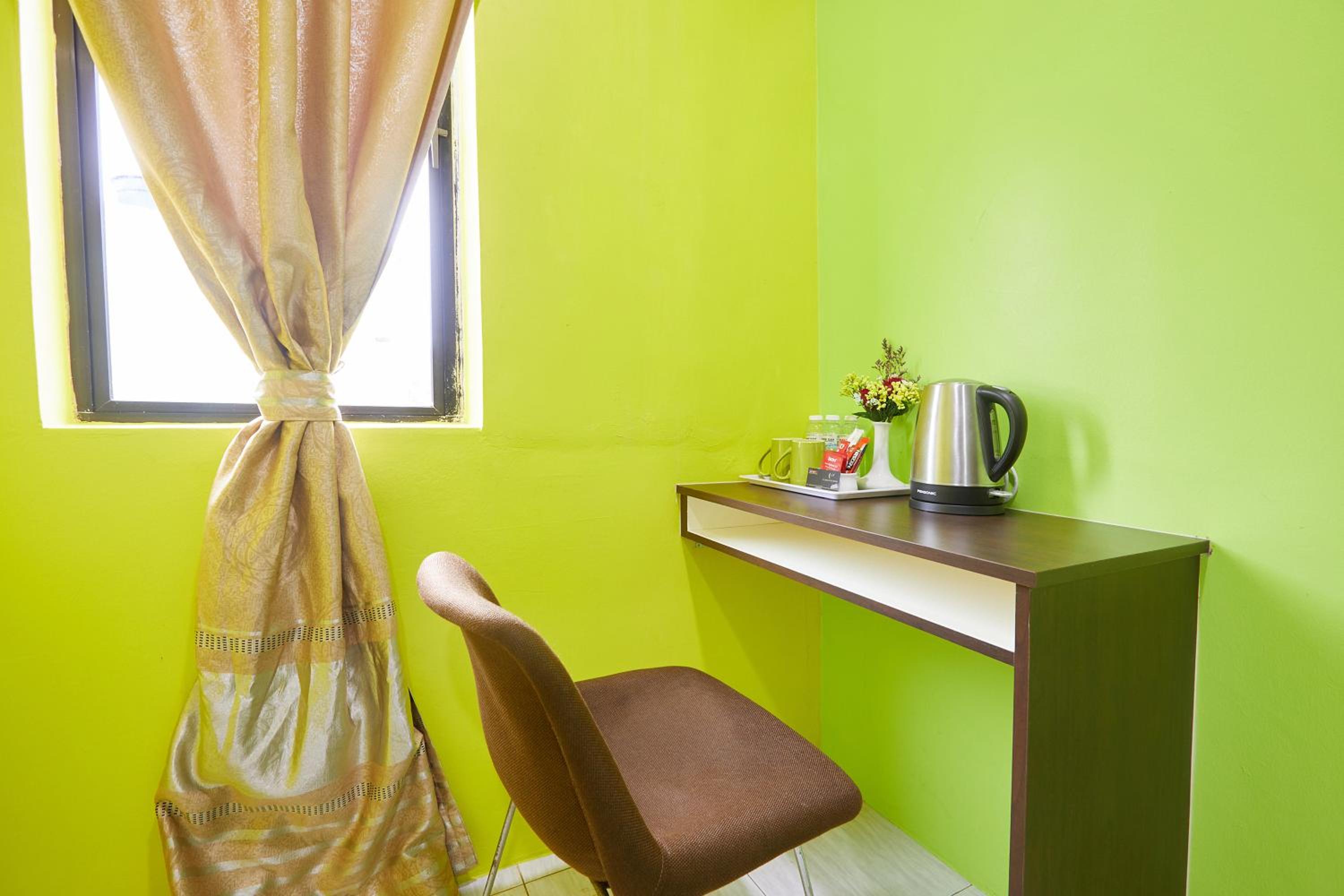Standard Twin Room - Photo 6