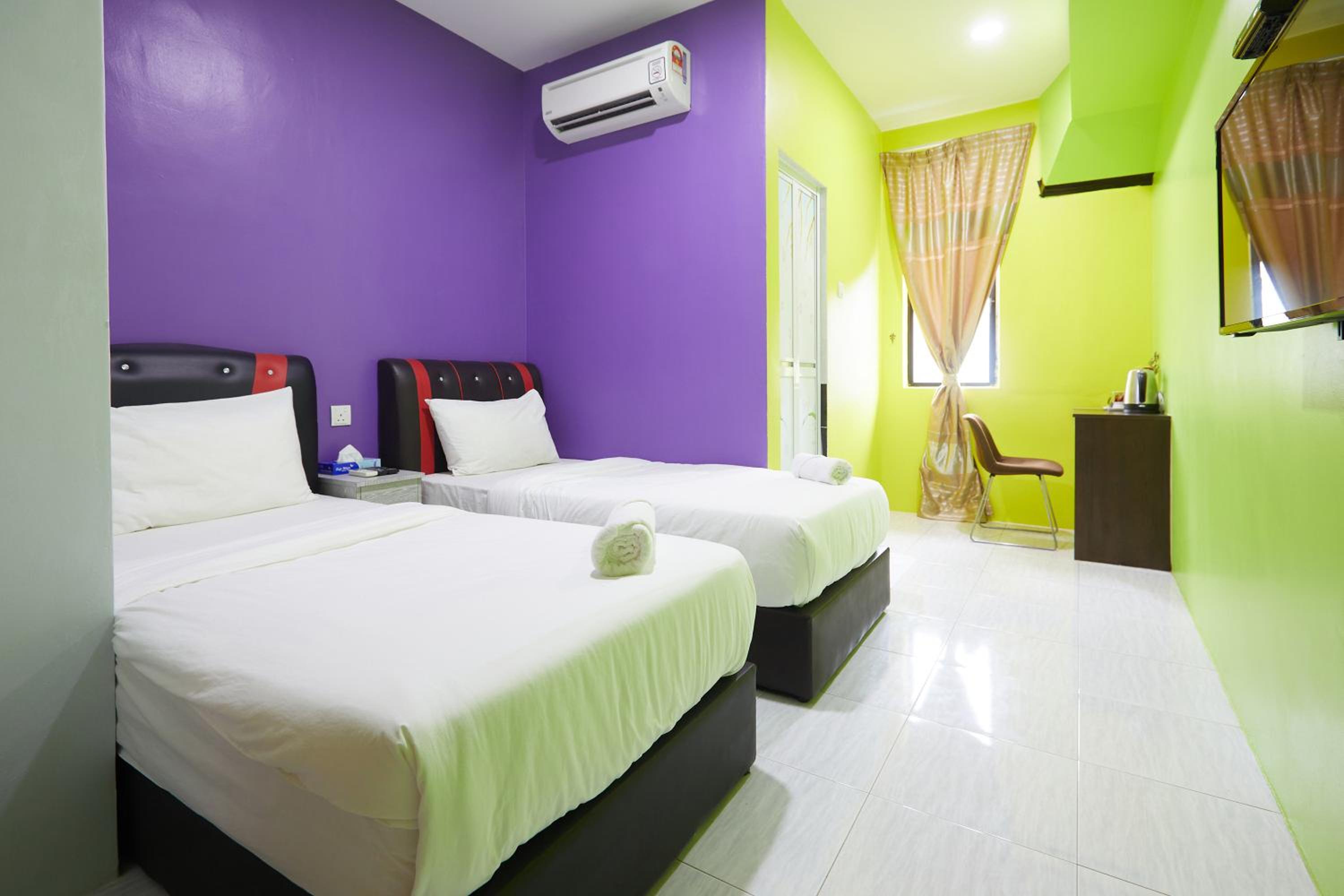 Standard Twin Room - Photo 5