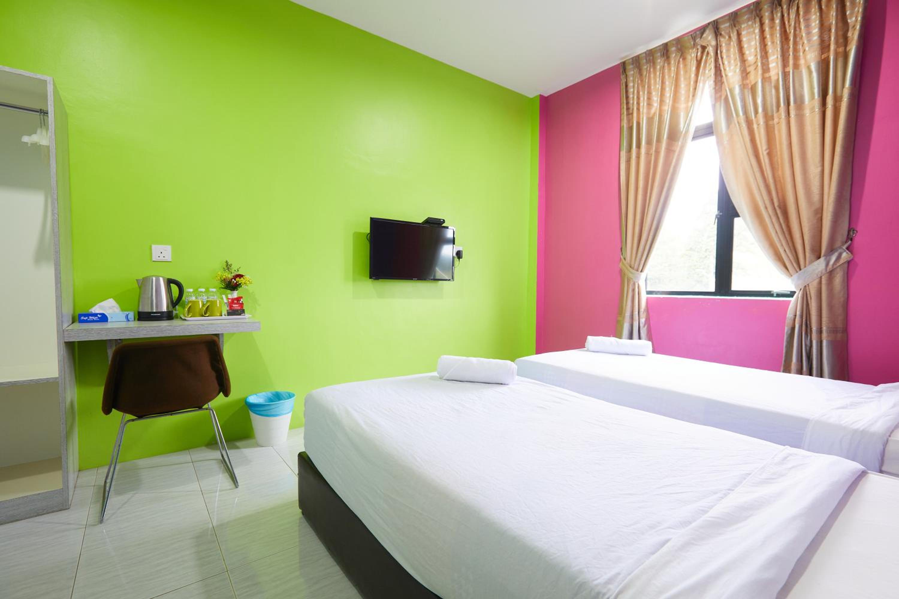 Deluxe Twin Room - Photo 6