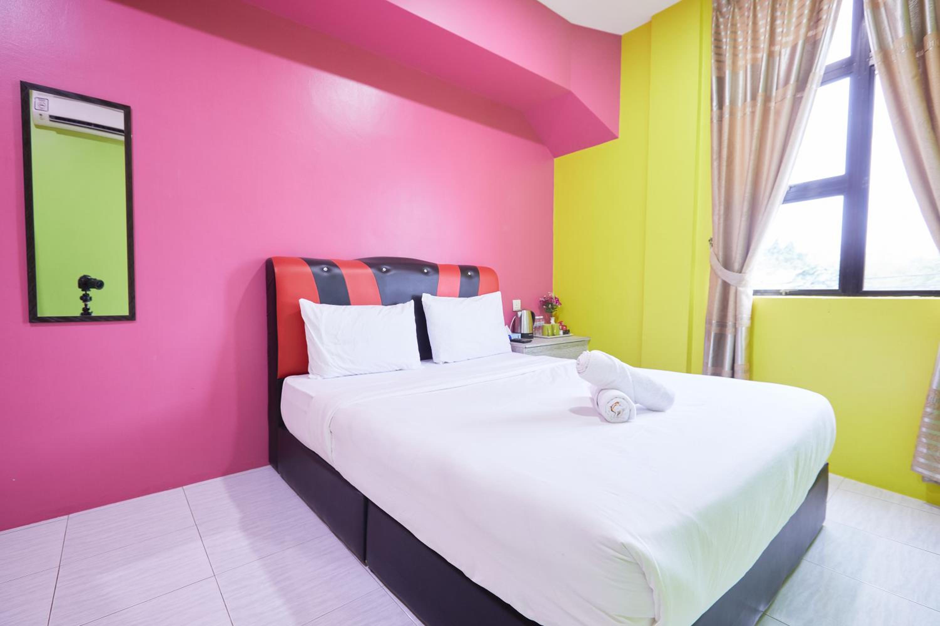 Standard Queen Room - Photo 5
