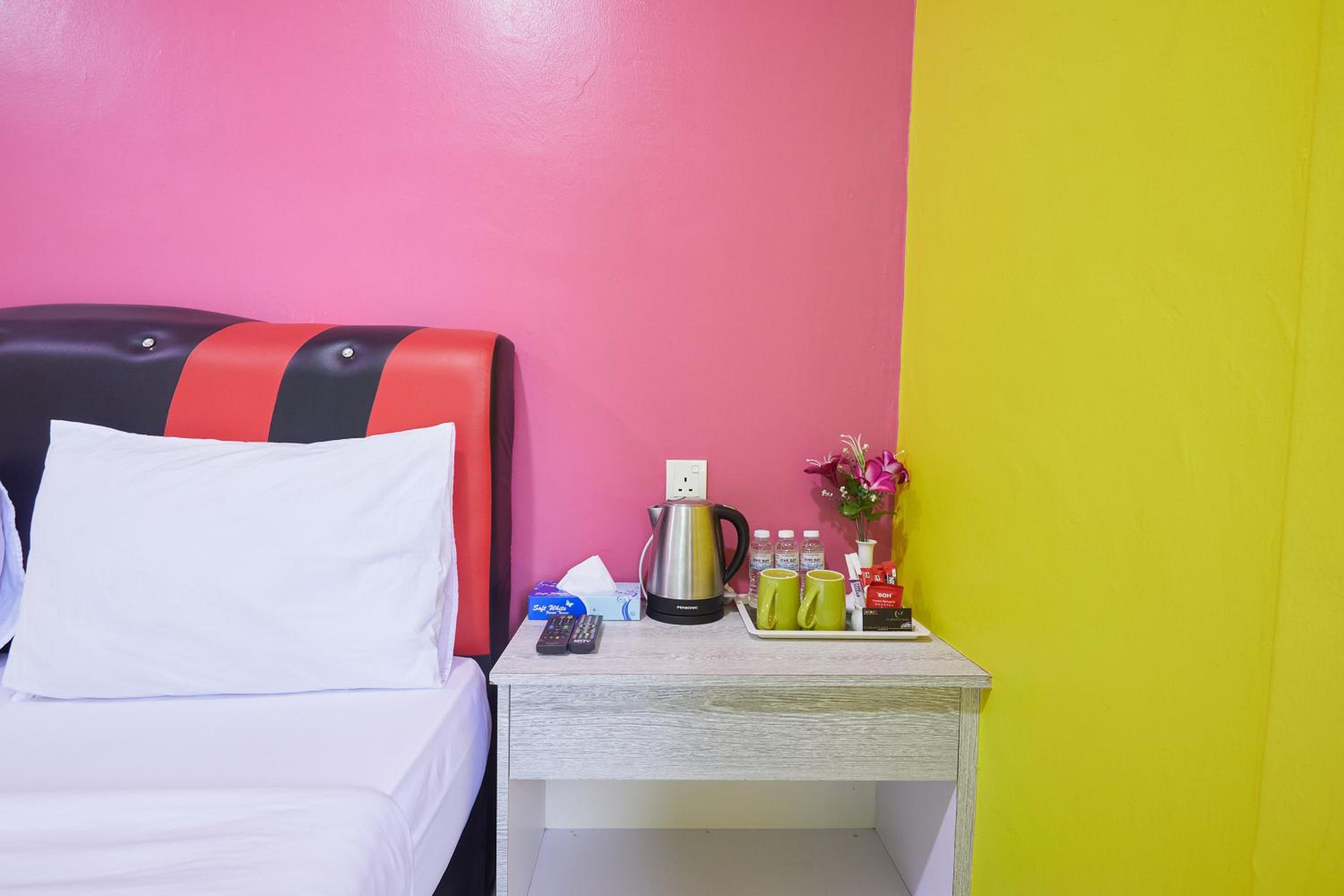 Standard Queen Room - Photo 6