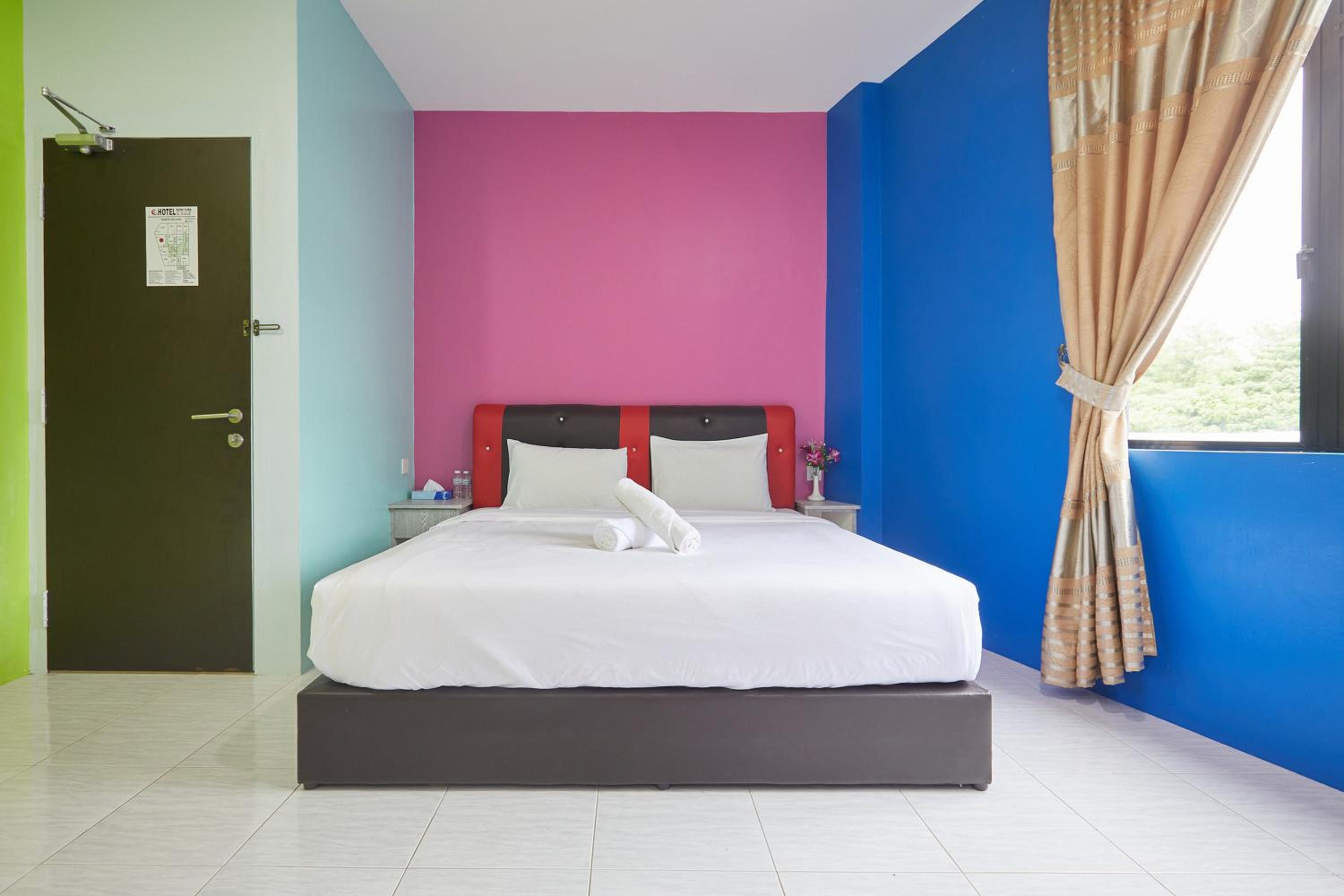 Deluxe Triple Room - Photo 5