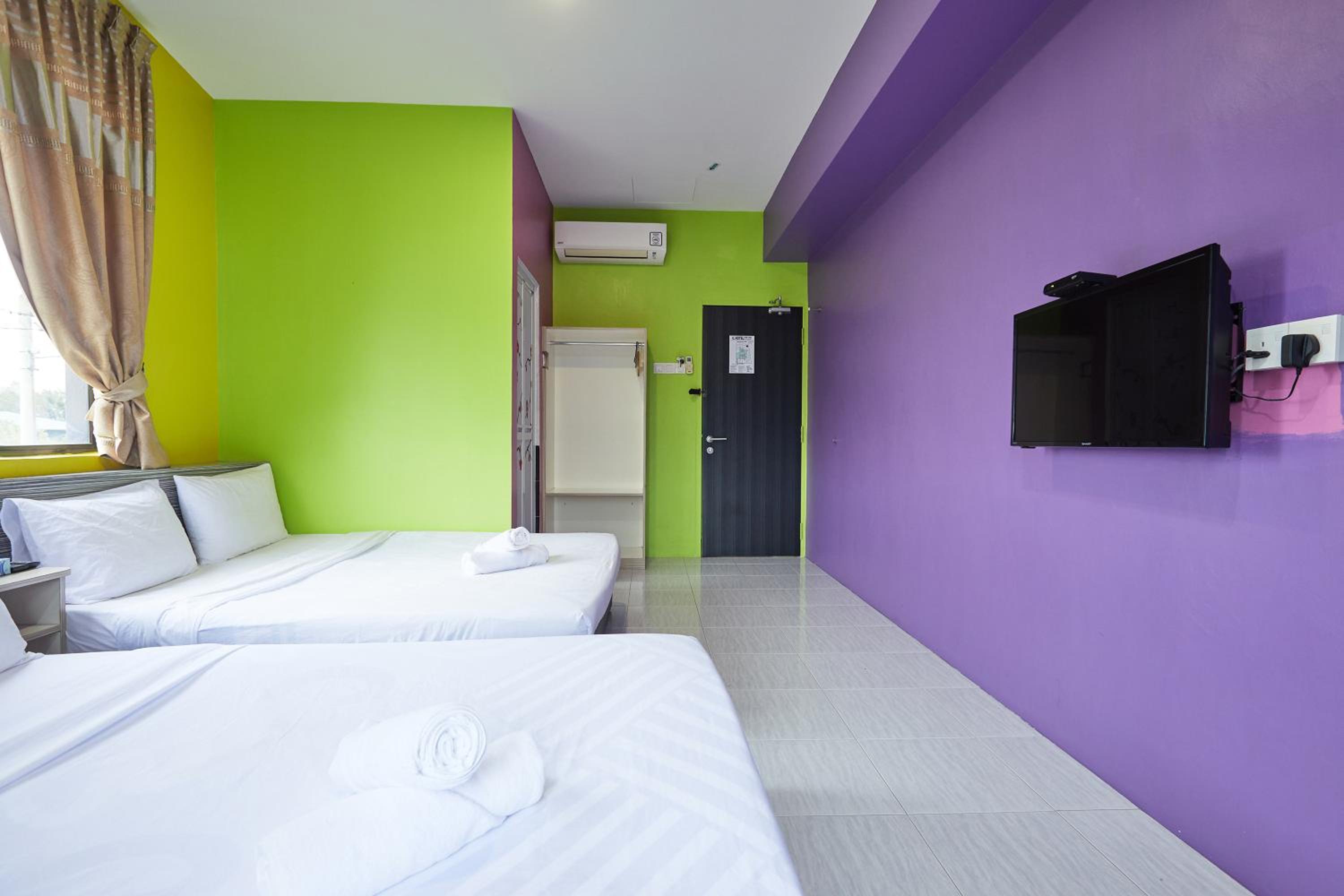 Suite - Photo 2